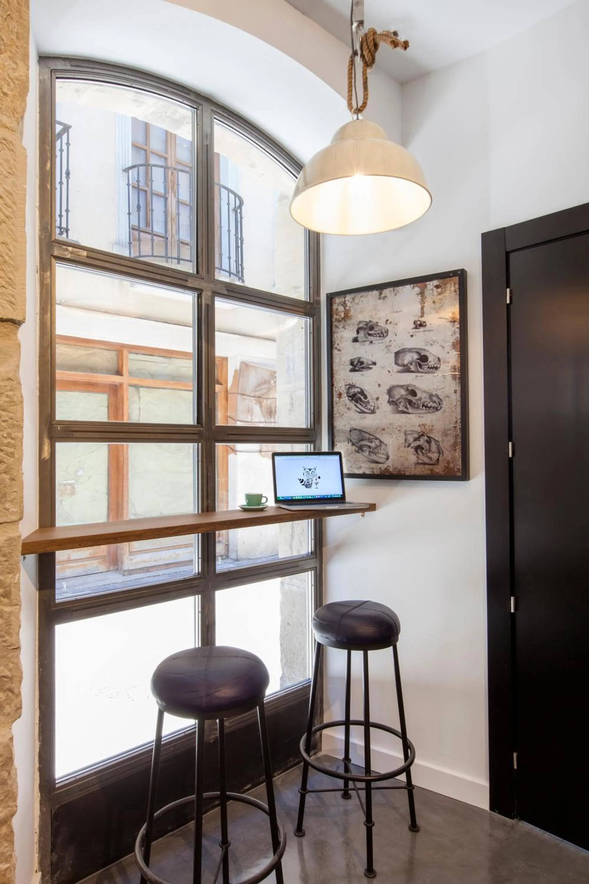 Winederful Hostel & Café