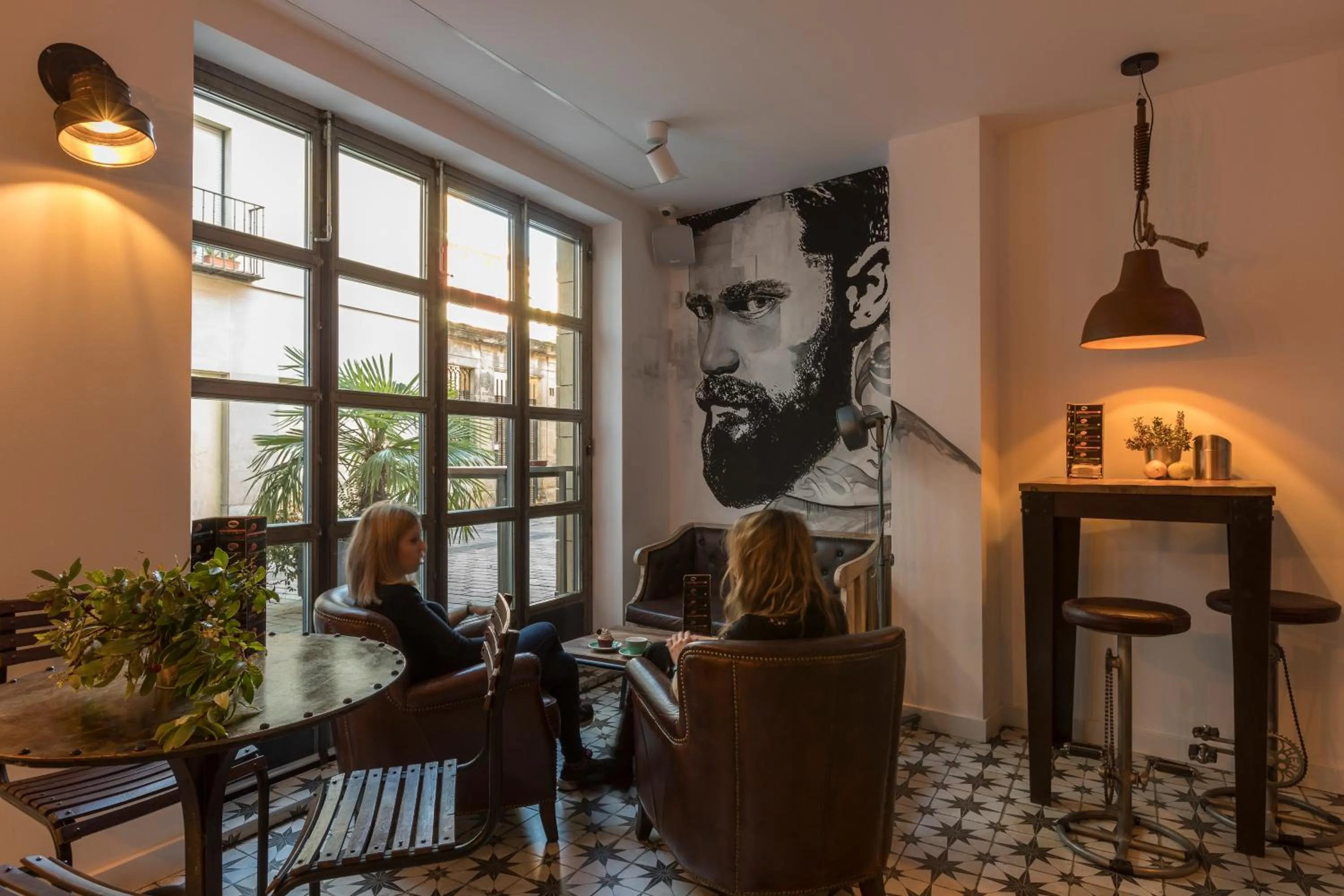 Winederful Hostel & Café