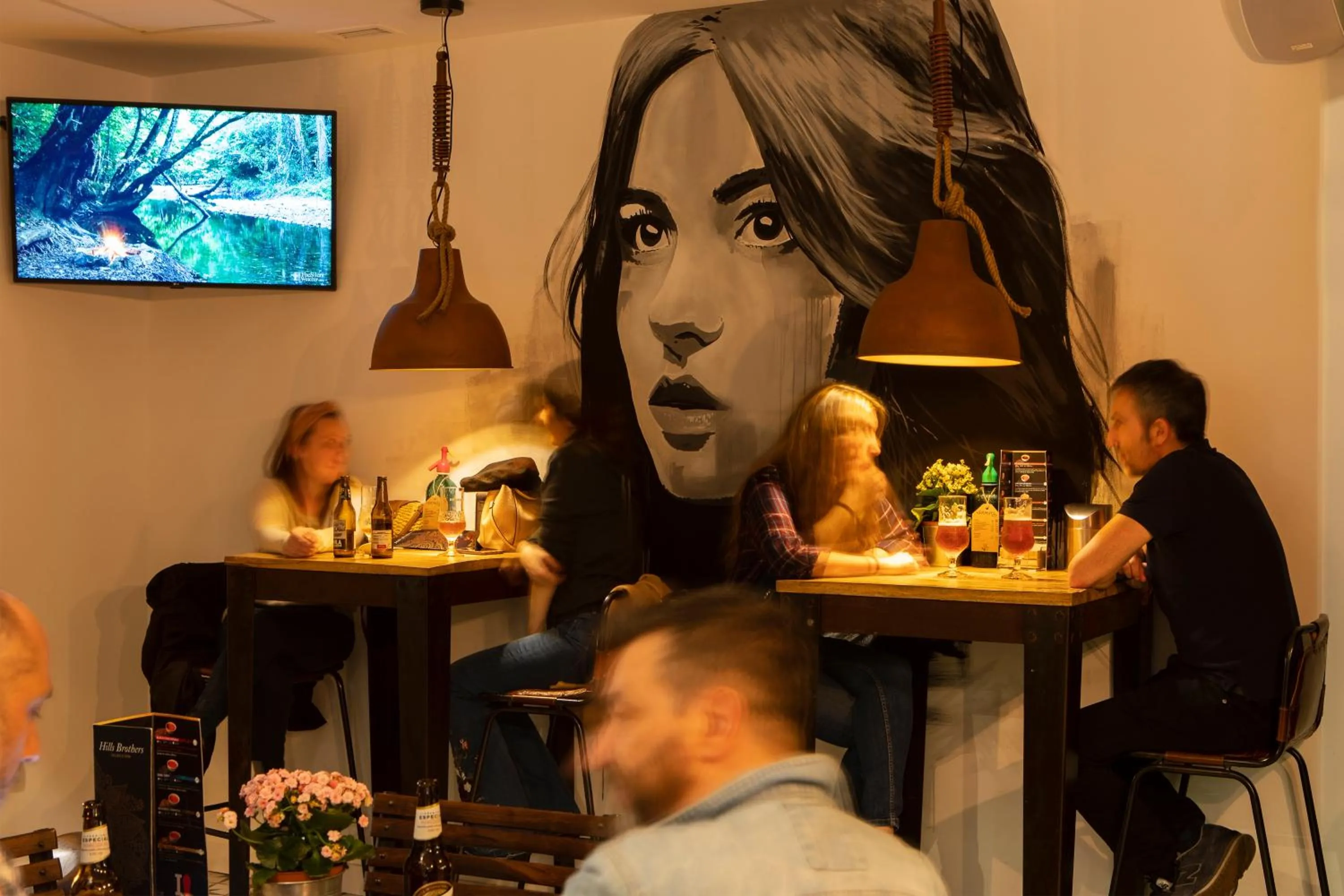 Alcoholic drinks in Winederful Hostel & Café