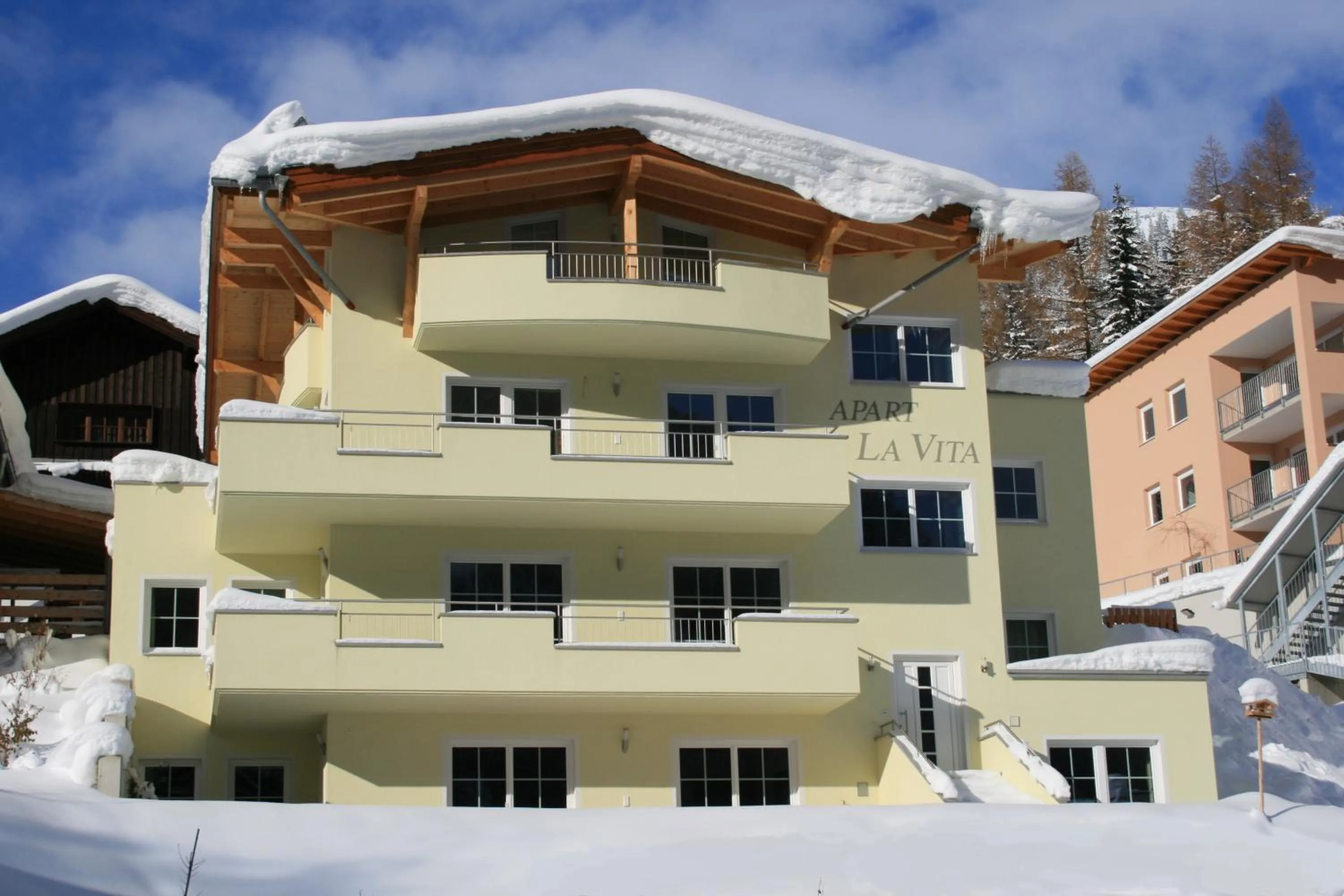 Facade/entrance in Apart La Vita