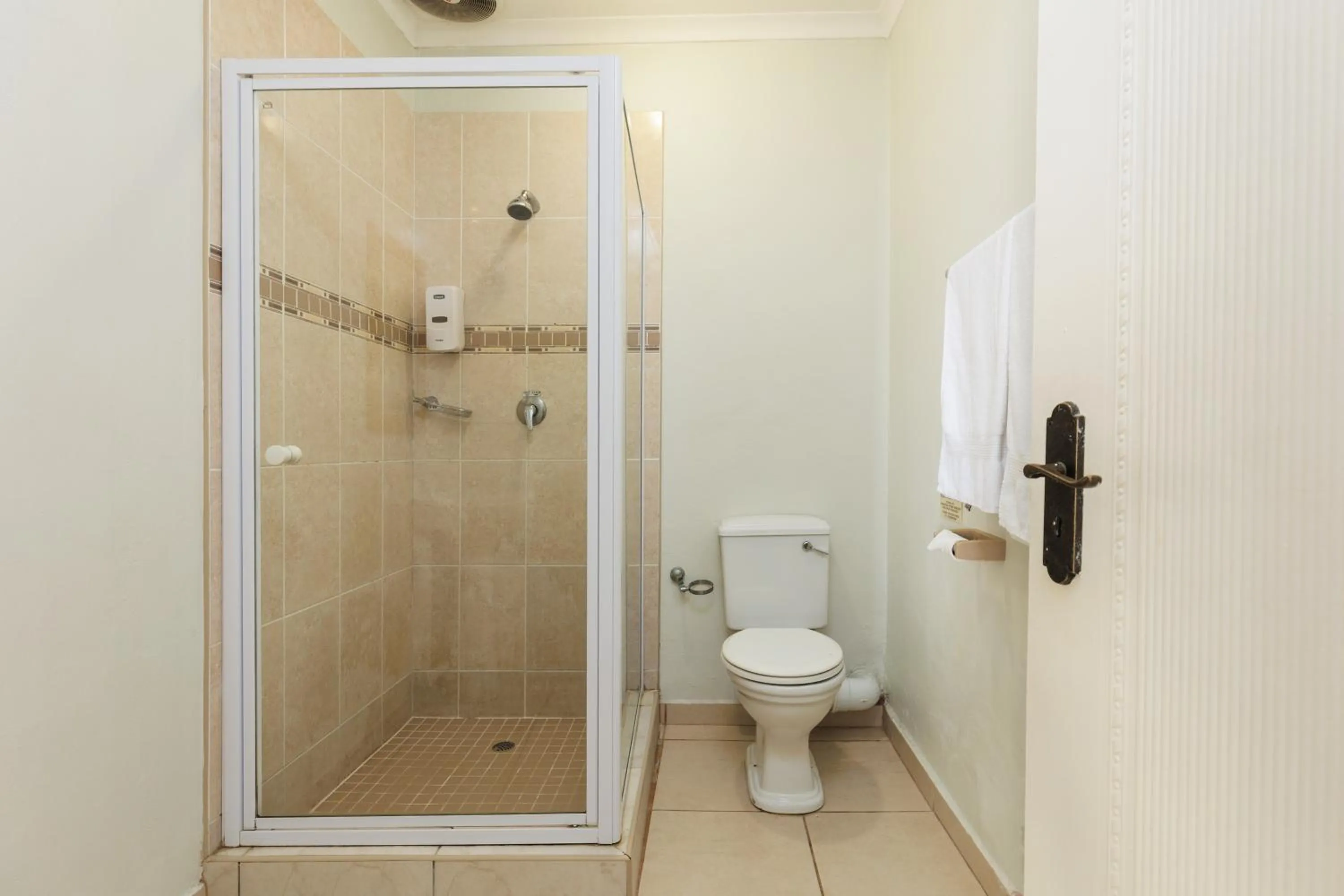 Shower in My Den Bed and Breakfast Pty Ltd