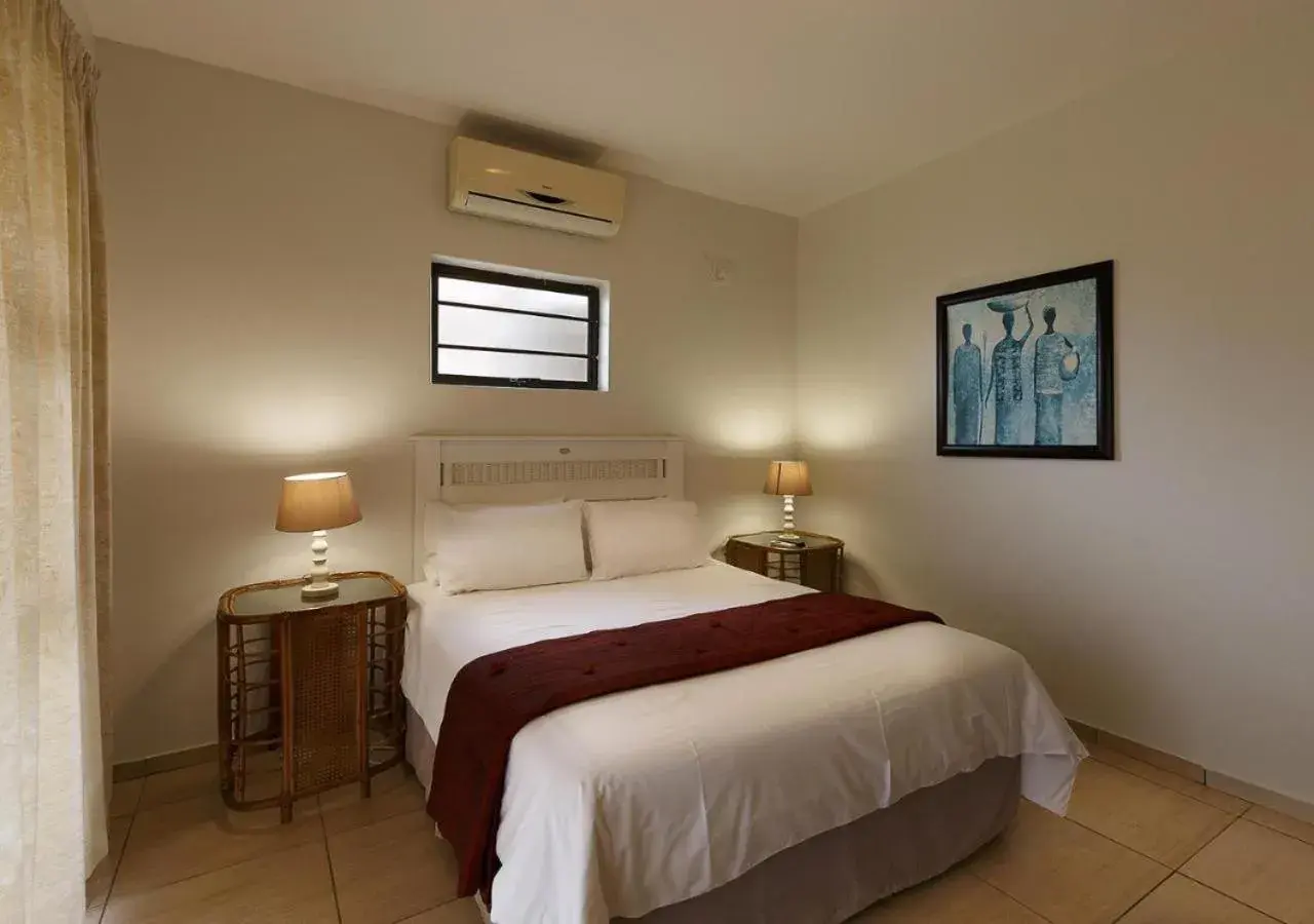 Classic Double Room with Shower, not sea facing - single occupancy in My Den Bed and Breakfast Pty Ltd Classic Double Room with Shower, not sea facing - single occupancy in My Den Bed and Breakfast Pty Ltd