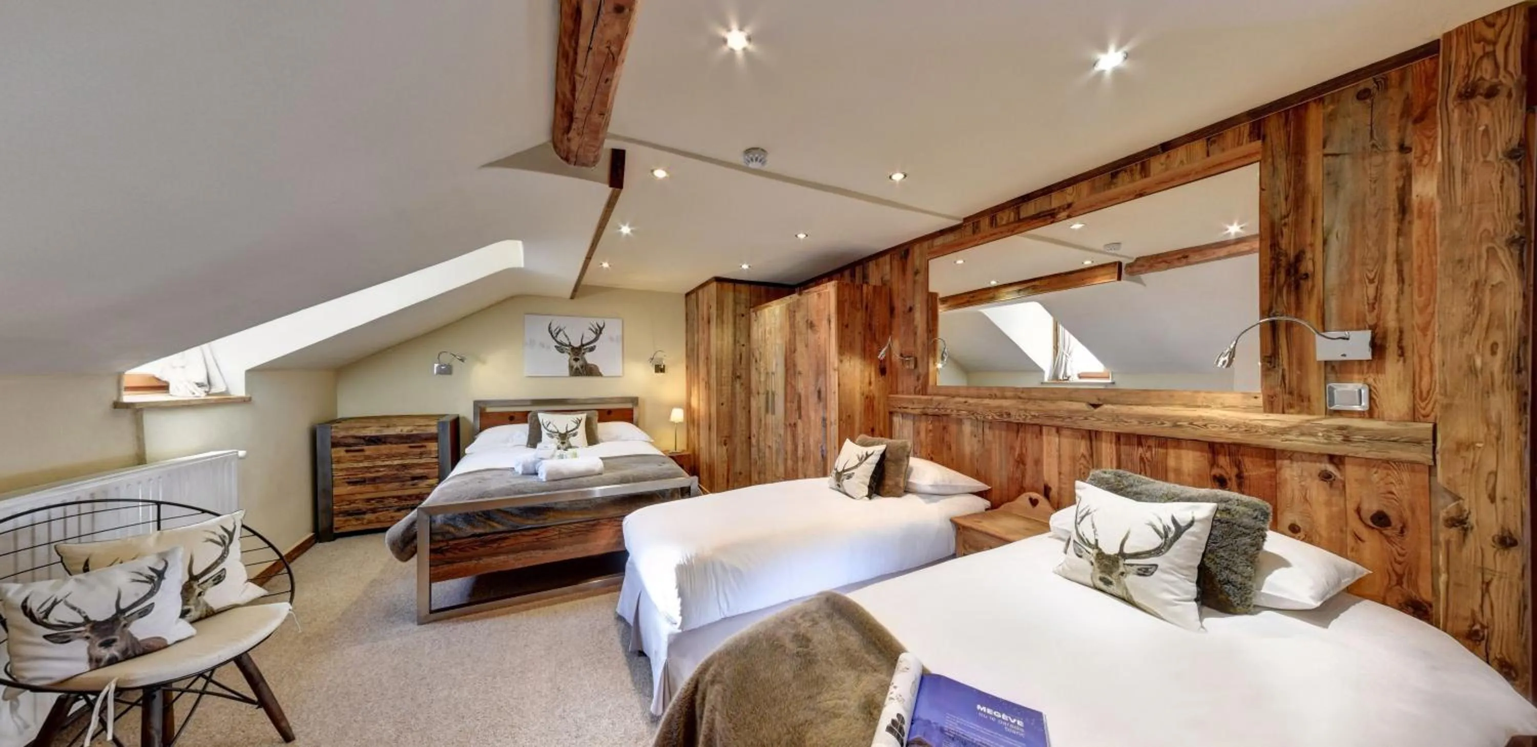 Bedroom, Bed in Hôtel Les Cimes