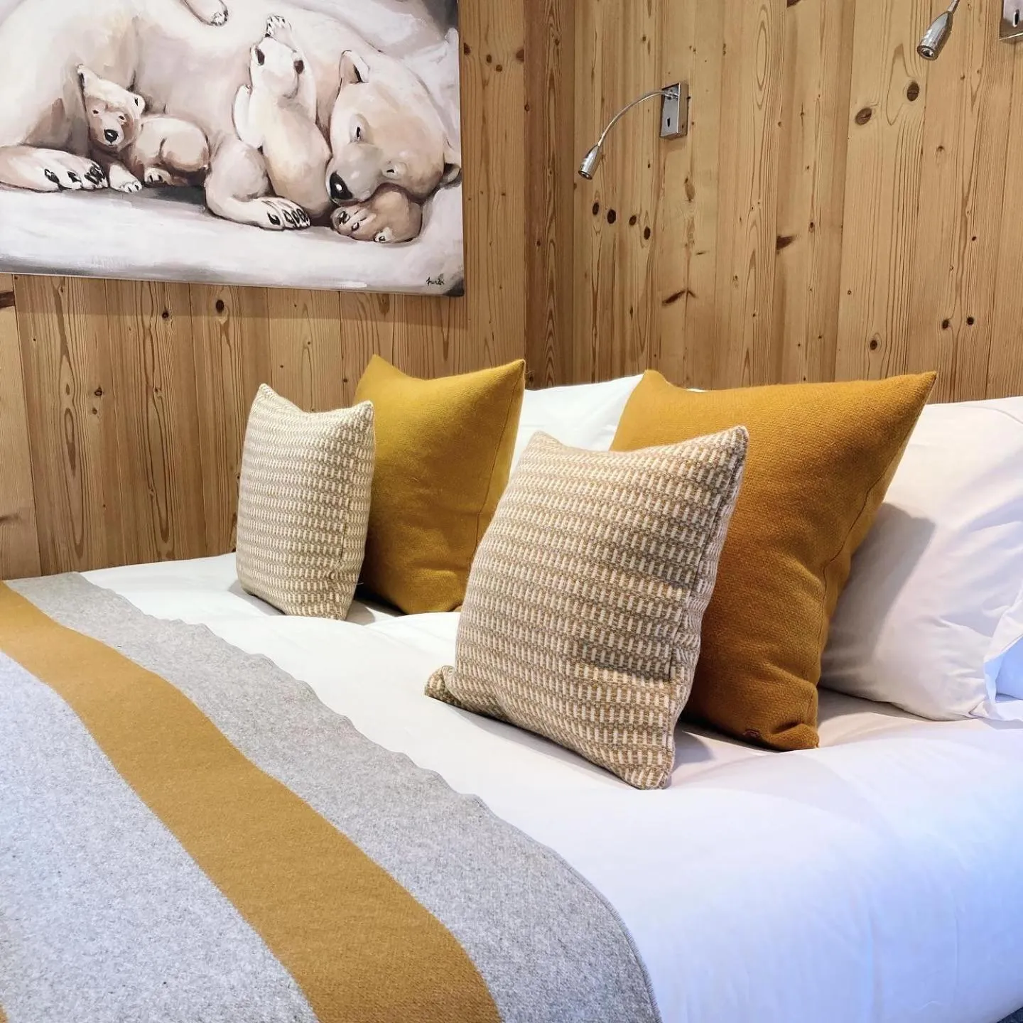 Bedroom, Bed in Hôtel Les Cimes