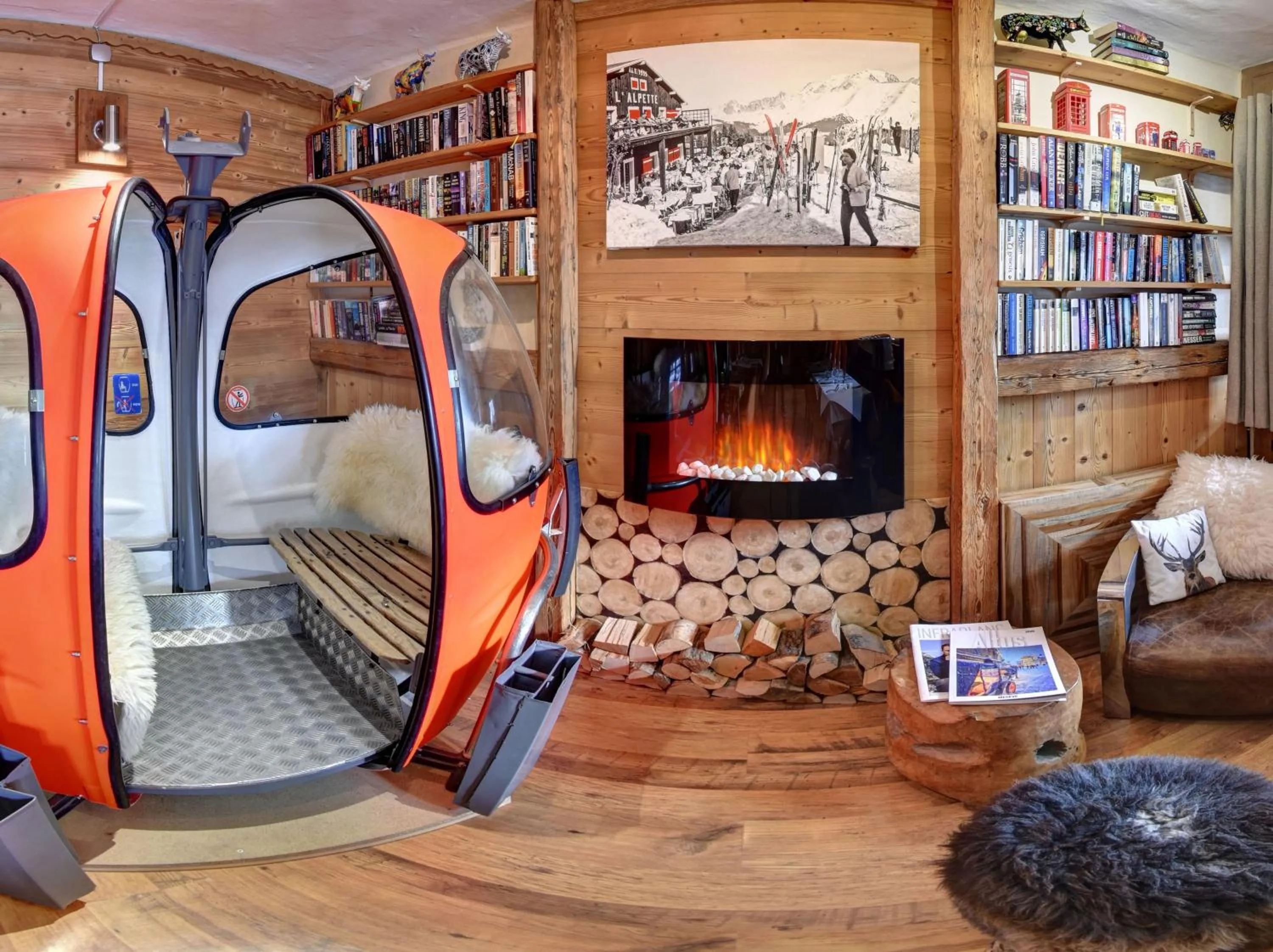 Lounge or bar in Hôtel Les Cimes