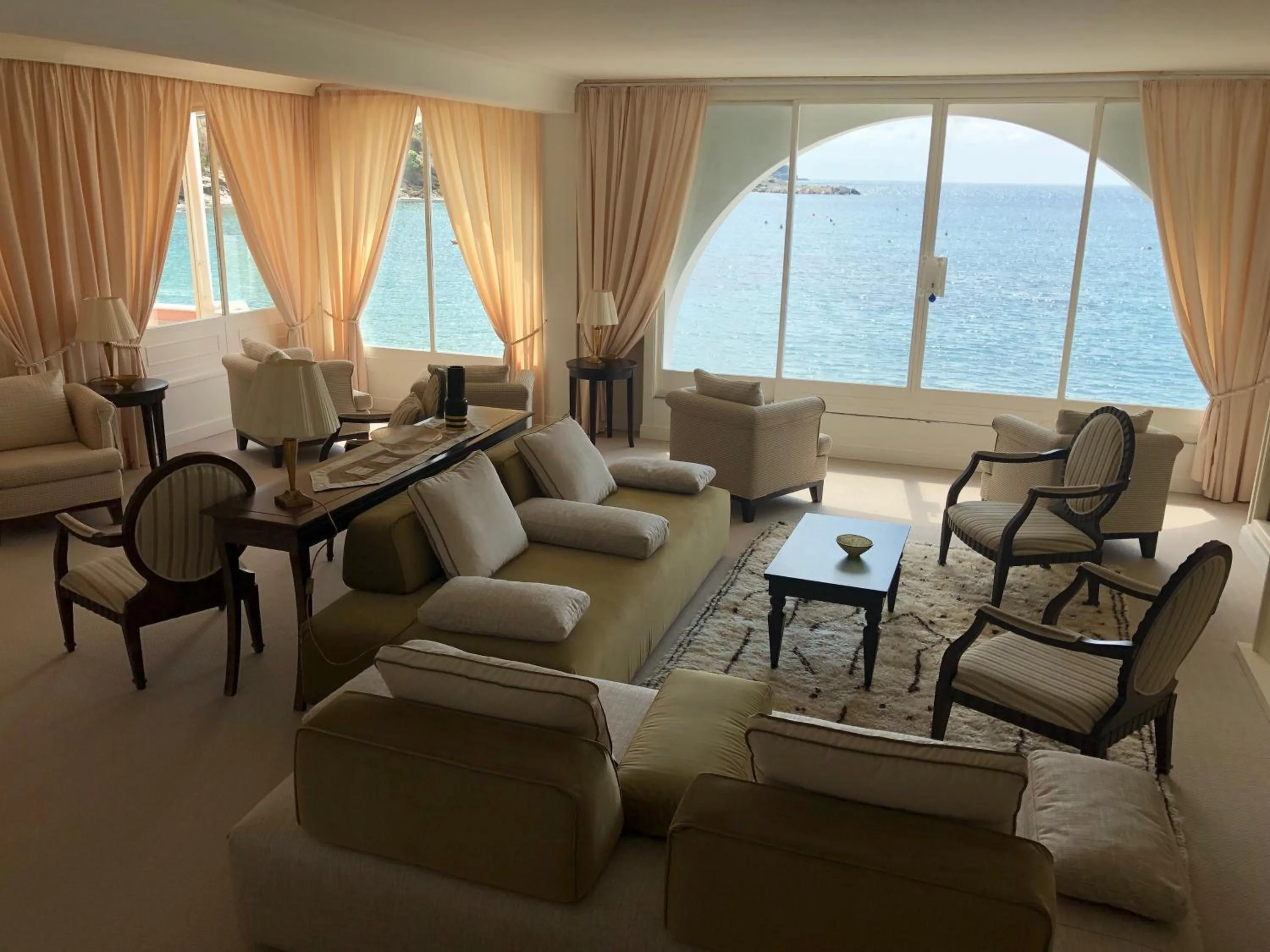 Communal lounge/ TV room in Hotel Miramare & Spa