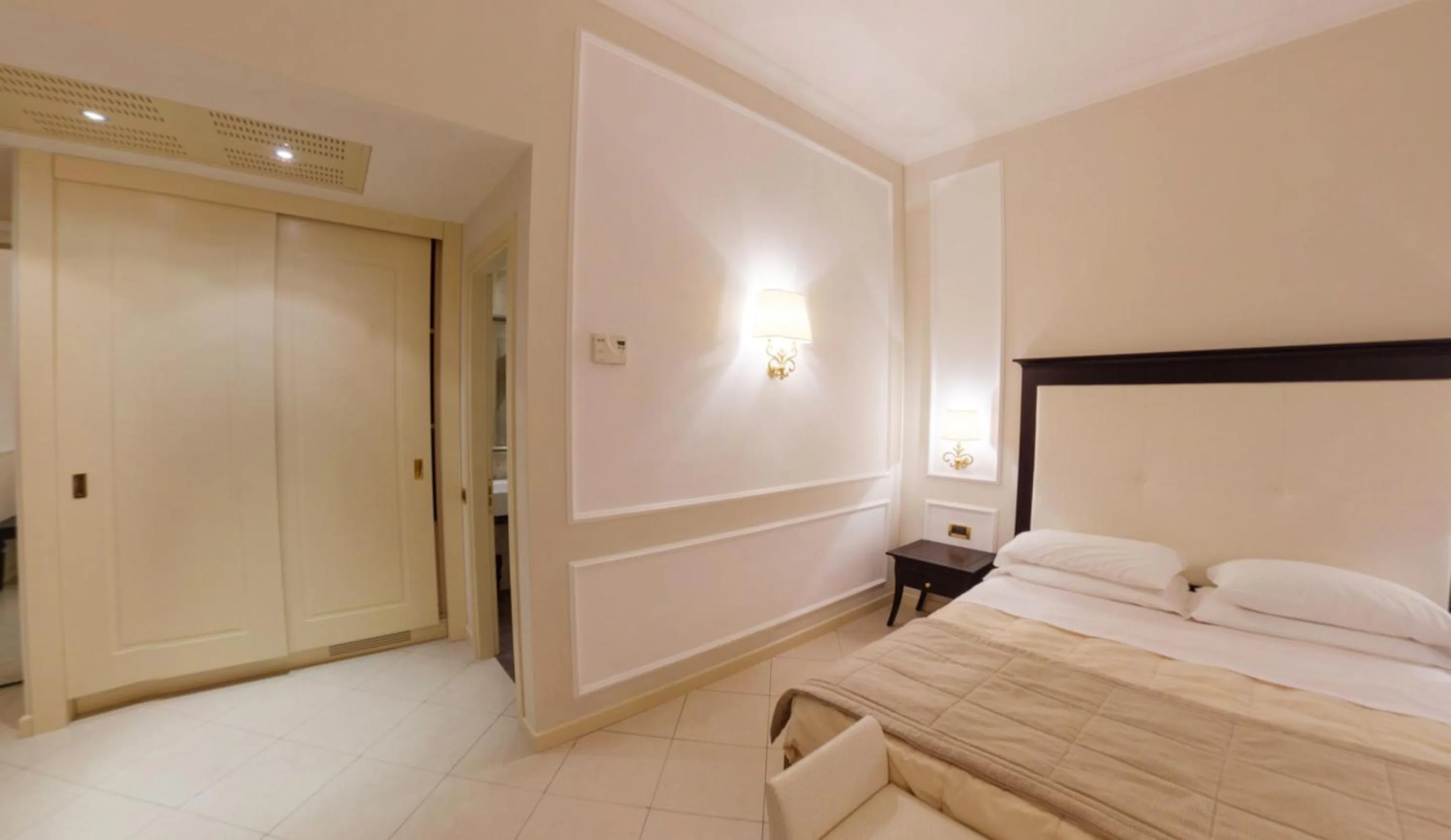 Bed in Hotel Miramare & Spa