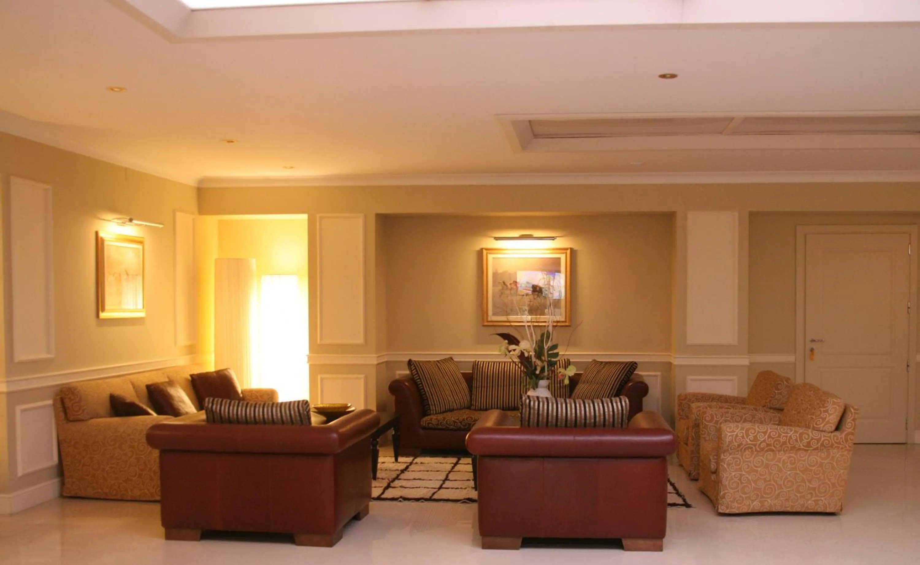 Communal lounge/ TV room in Hotel Miramare & Spa