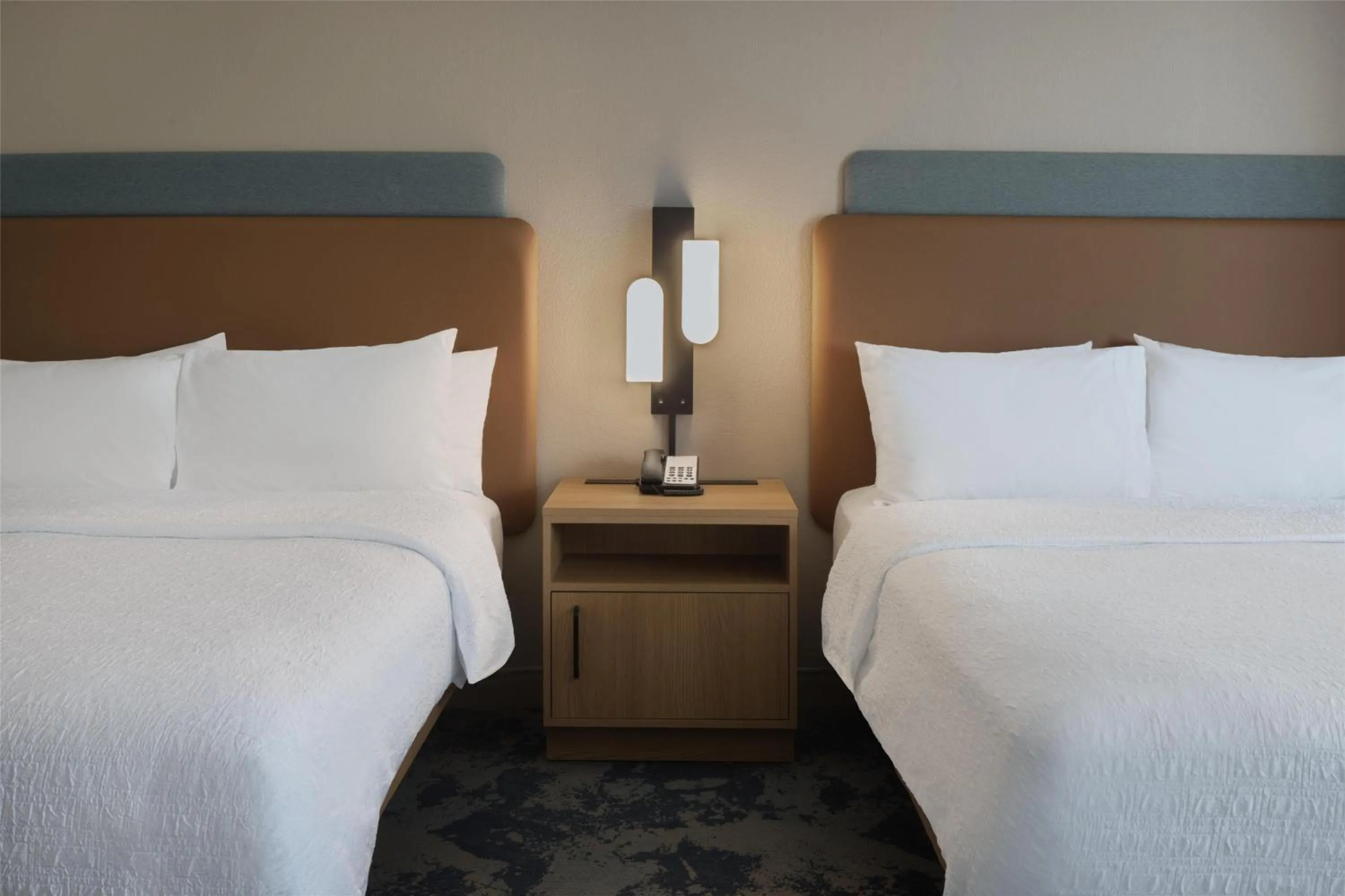 Bed in Hampton Inn & Suites Jekyll Island