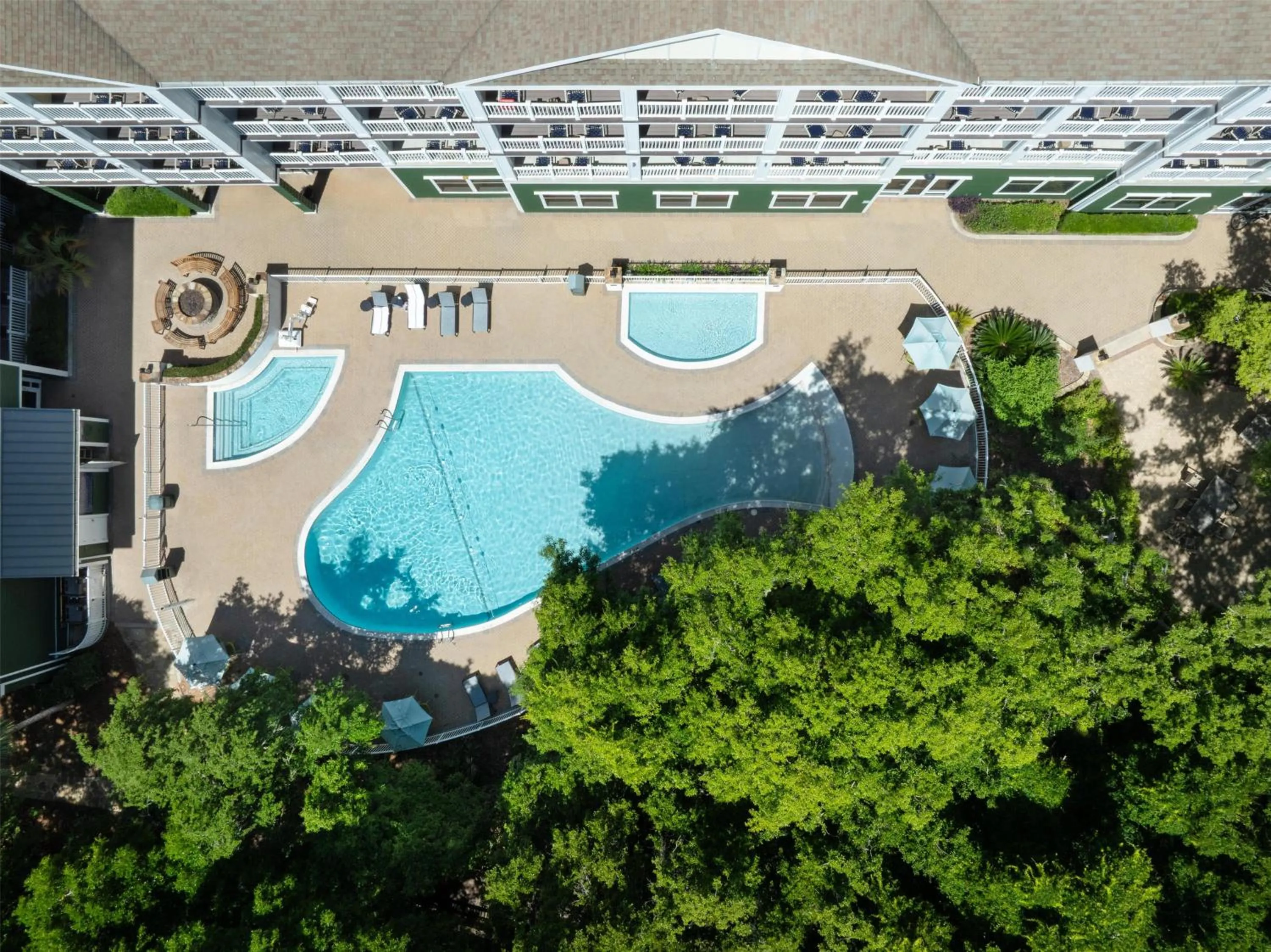 Pool view in Hampton Inn & Suites Jekyll Island