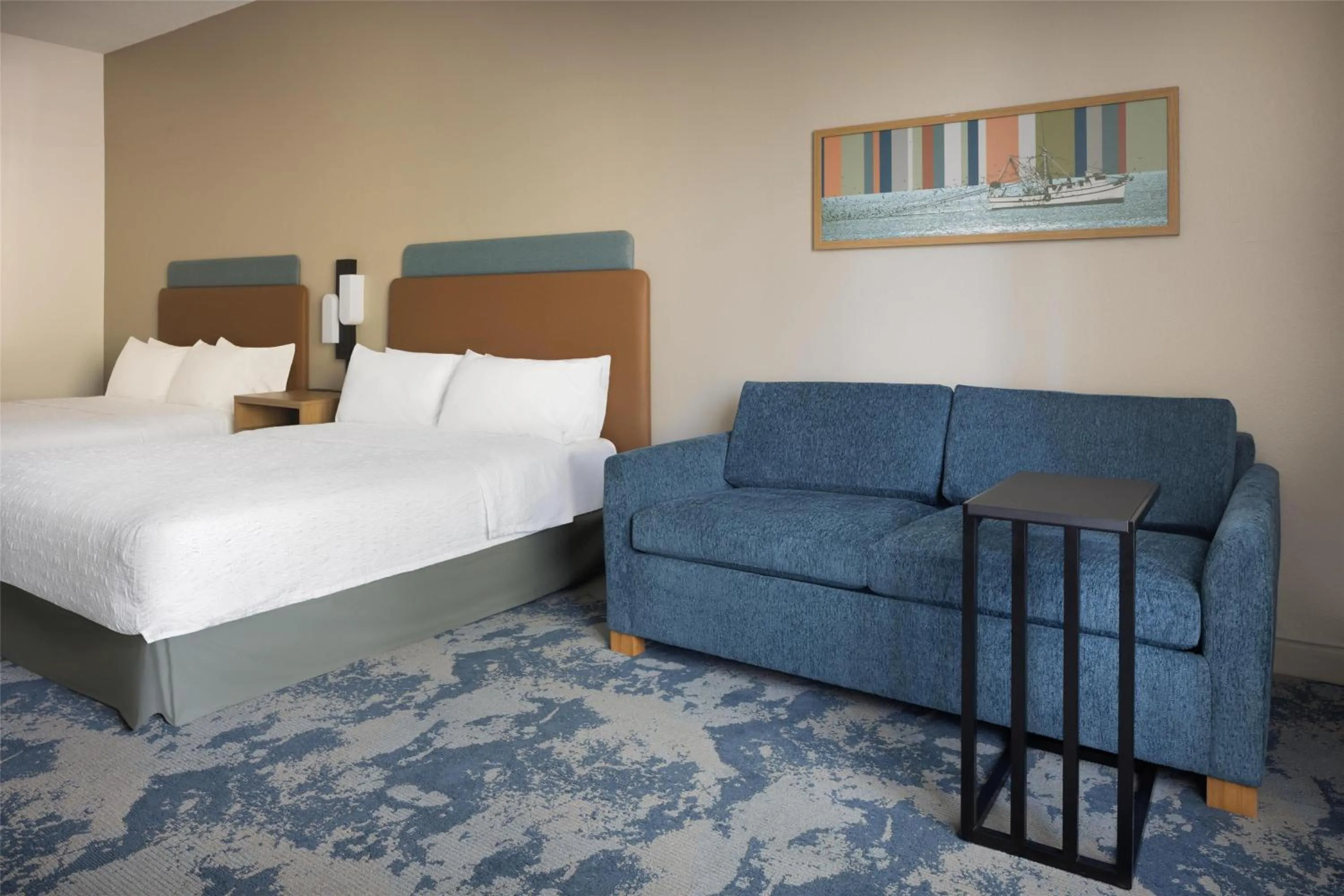 Living room, Bed in Hampton Inn & Suites Jekyll Island