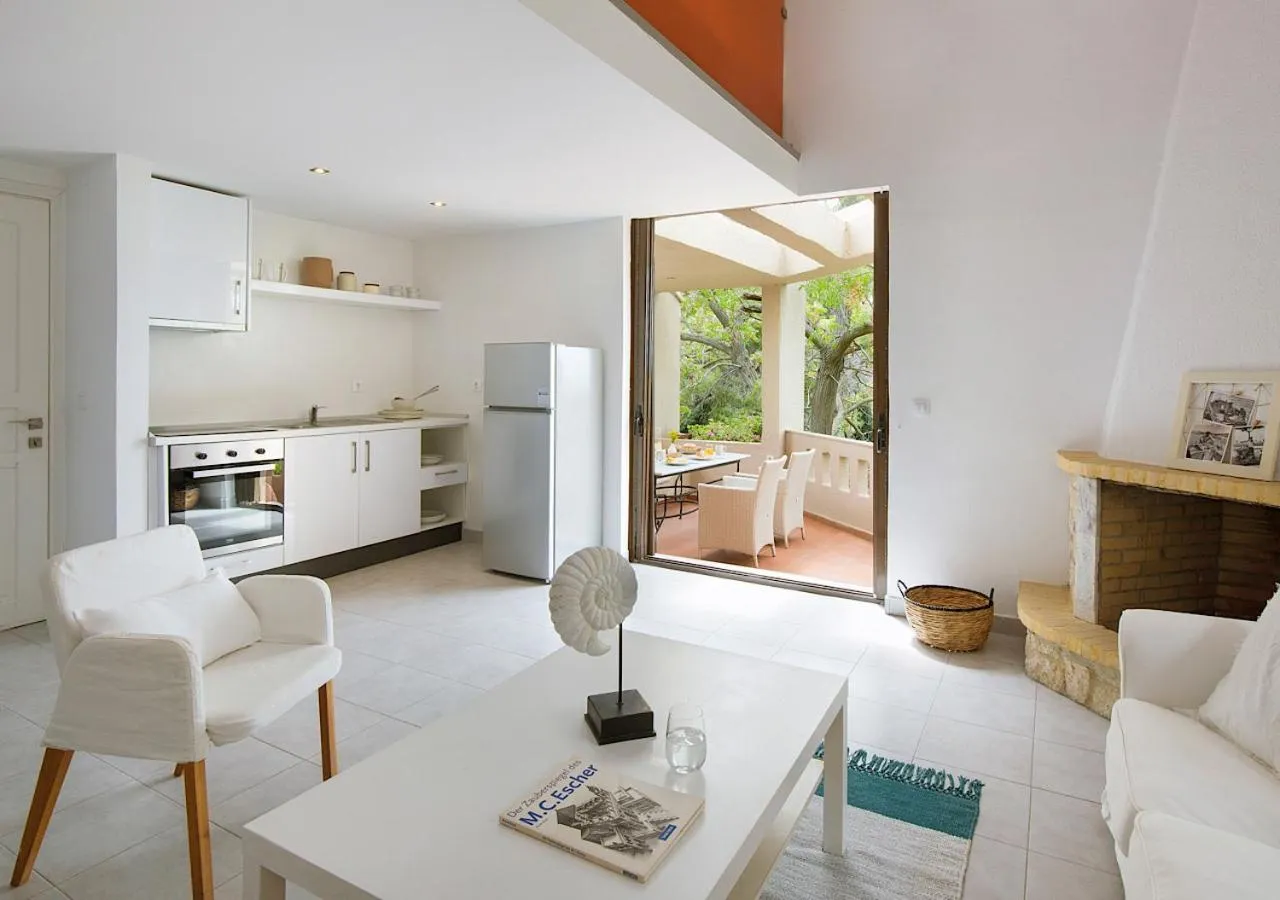 Communal kitchen in Sanidiamonds