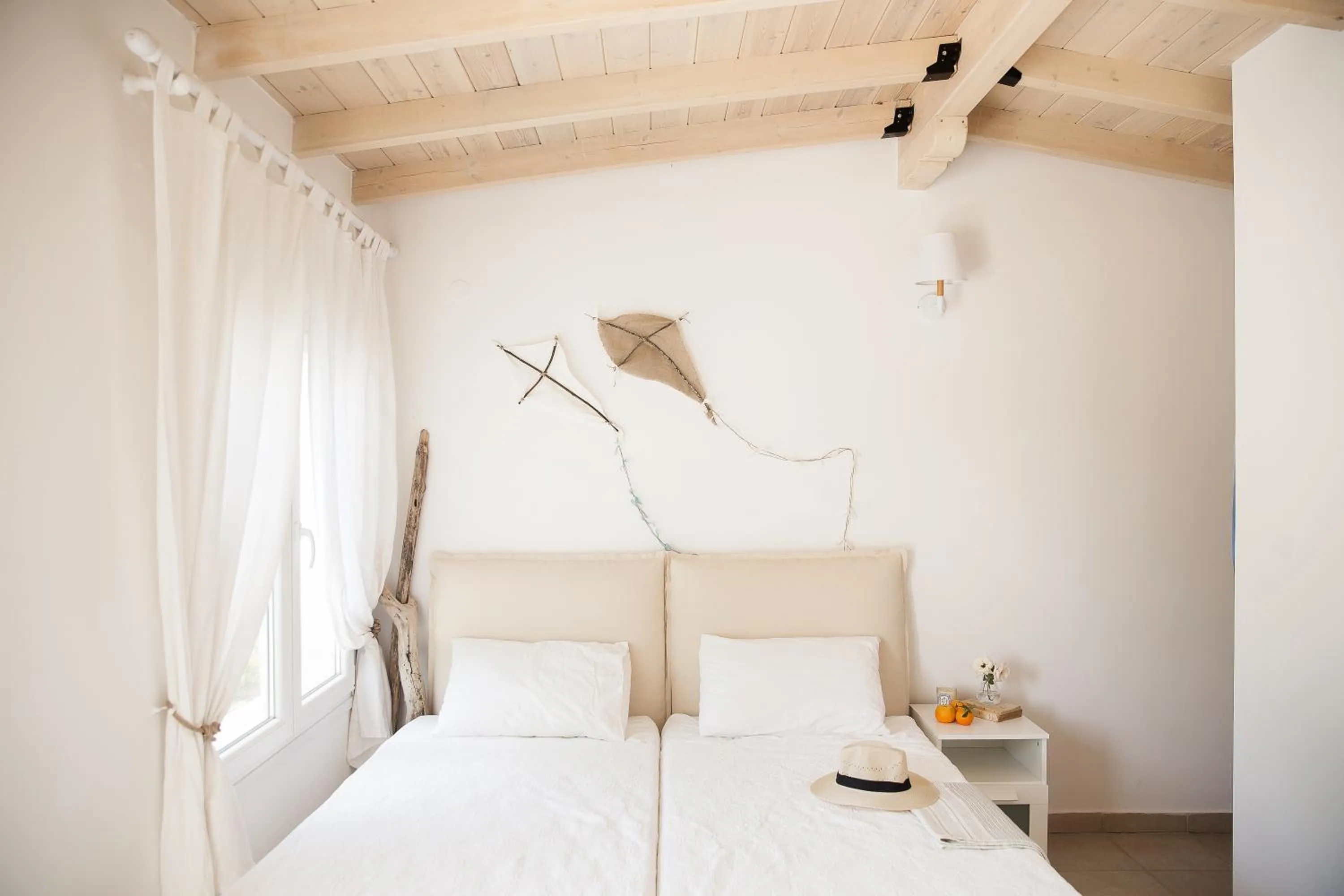 Bedroom, Bed in Sanidiamonds