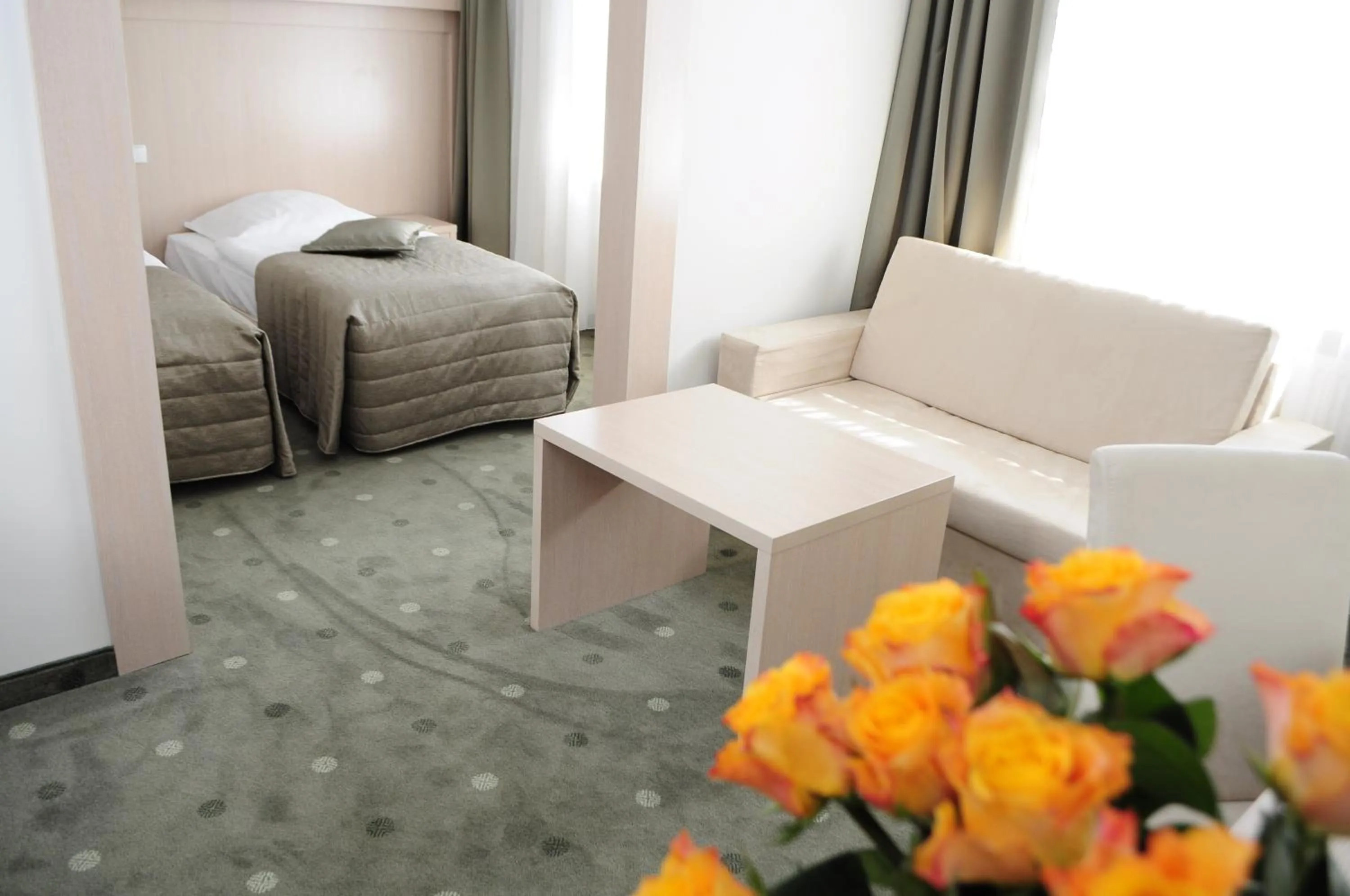 Living room, Bed in Hotel Cieplice MEDI & SPA