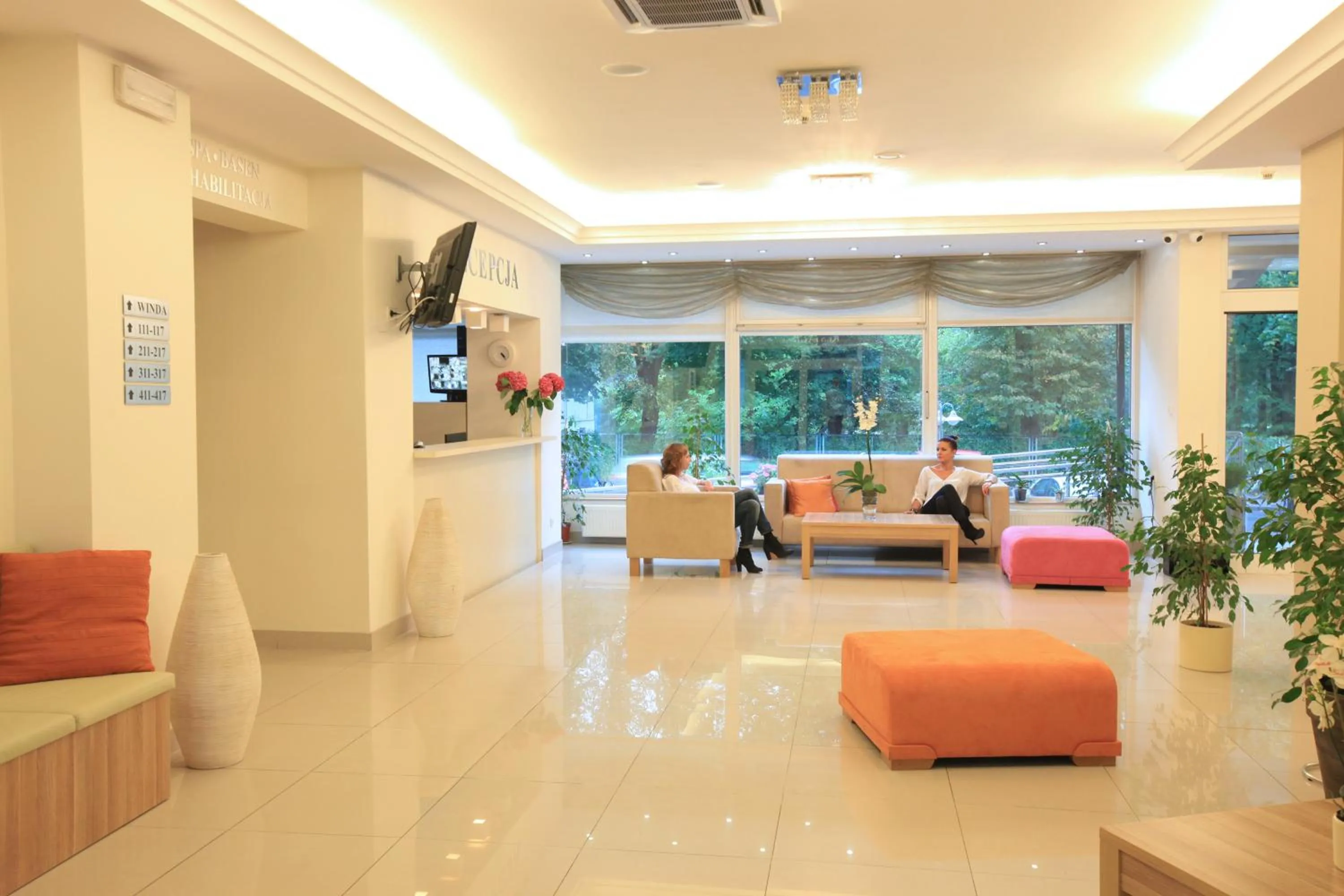 Property building in Hotel Cieplice MEDI & SPA