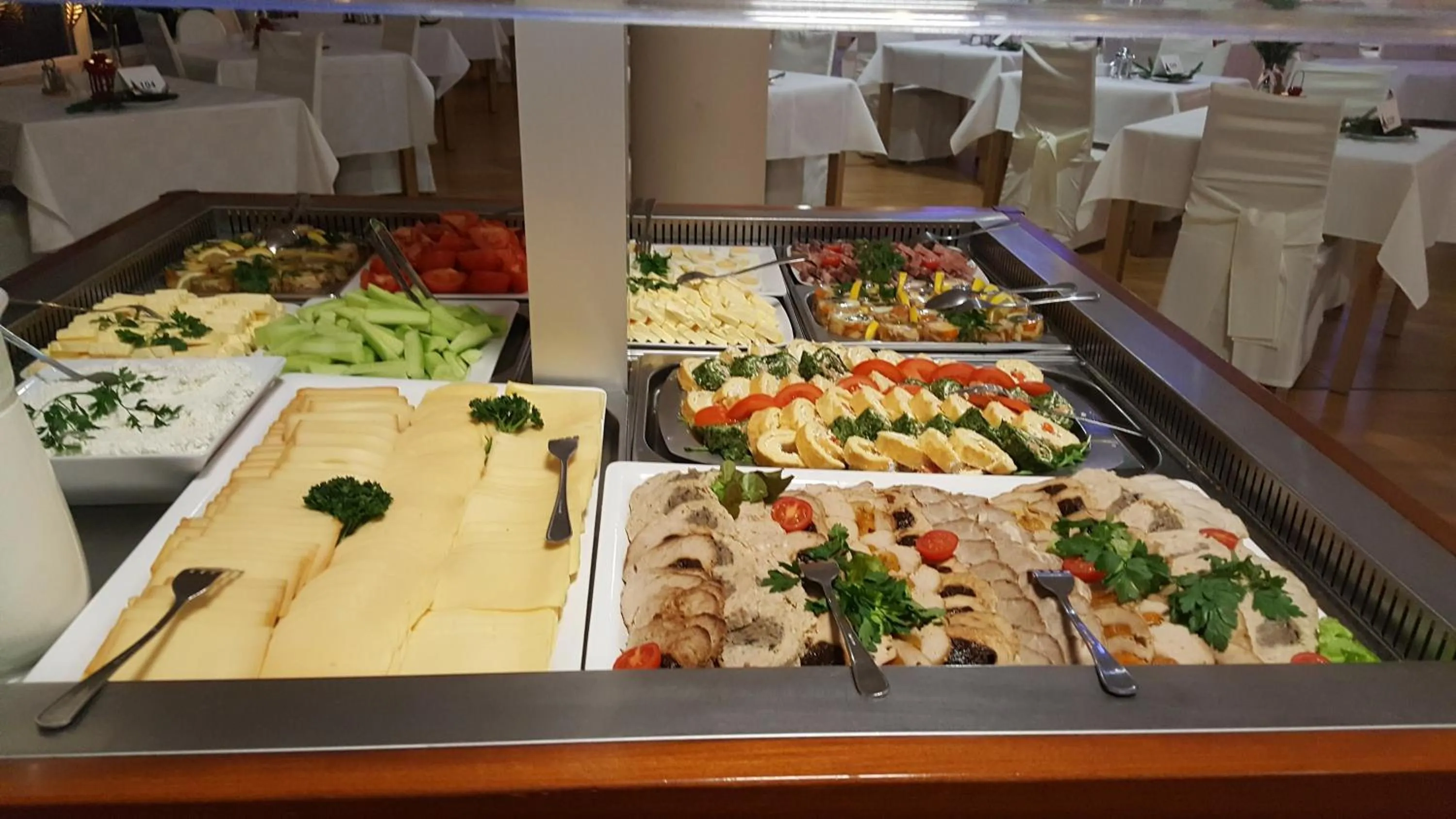 Breakfast in Hotel Cieplice MEDI & SPA