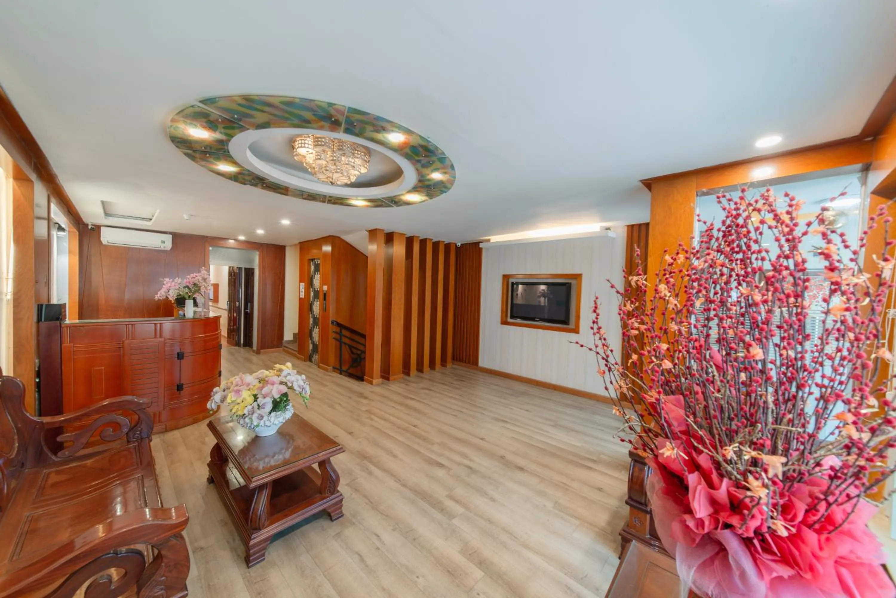 Lobby or reception in Hotel Nhu Y 2