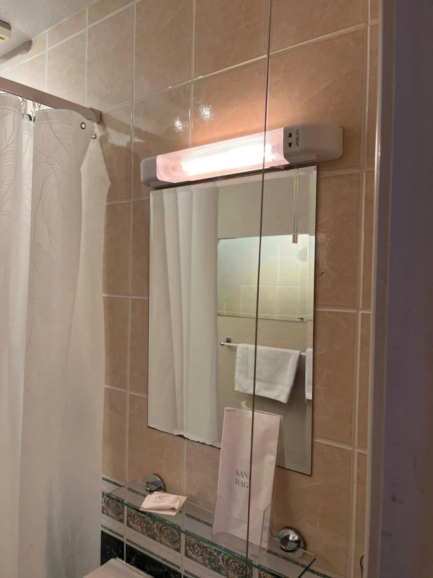 Bathroom in No: 1 The Esplanade Guest Accommodation.