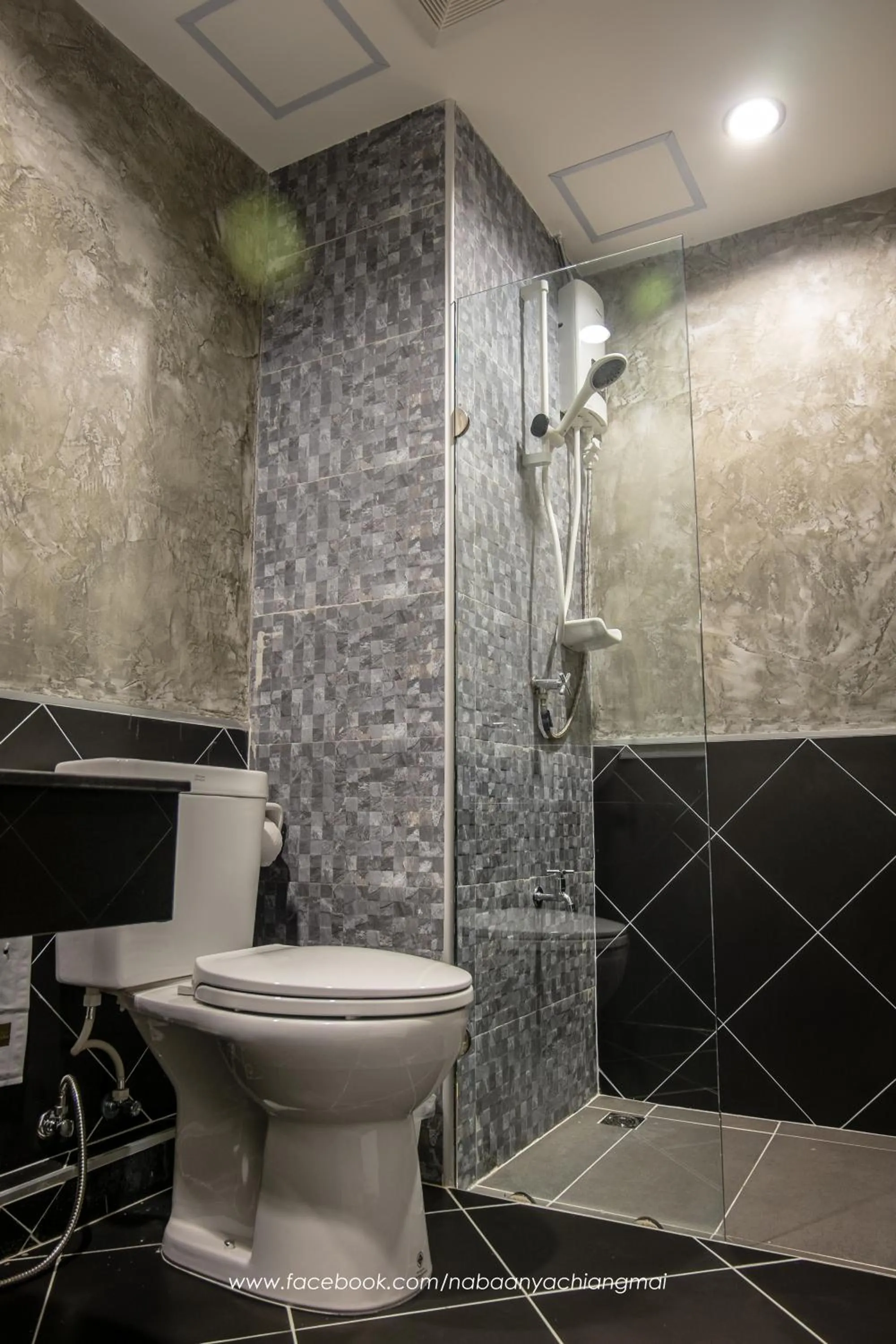 Shower in Na BaanYa Chiang Mai