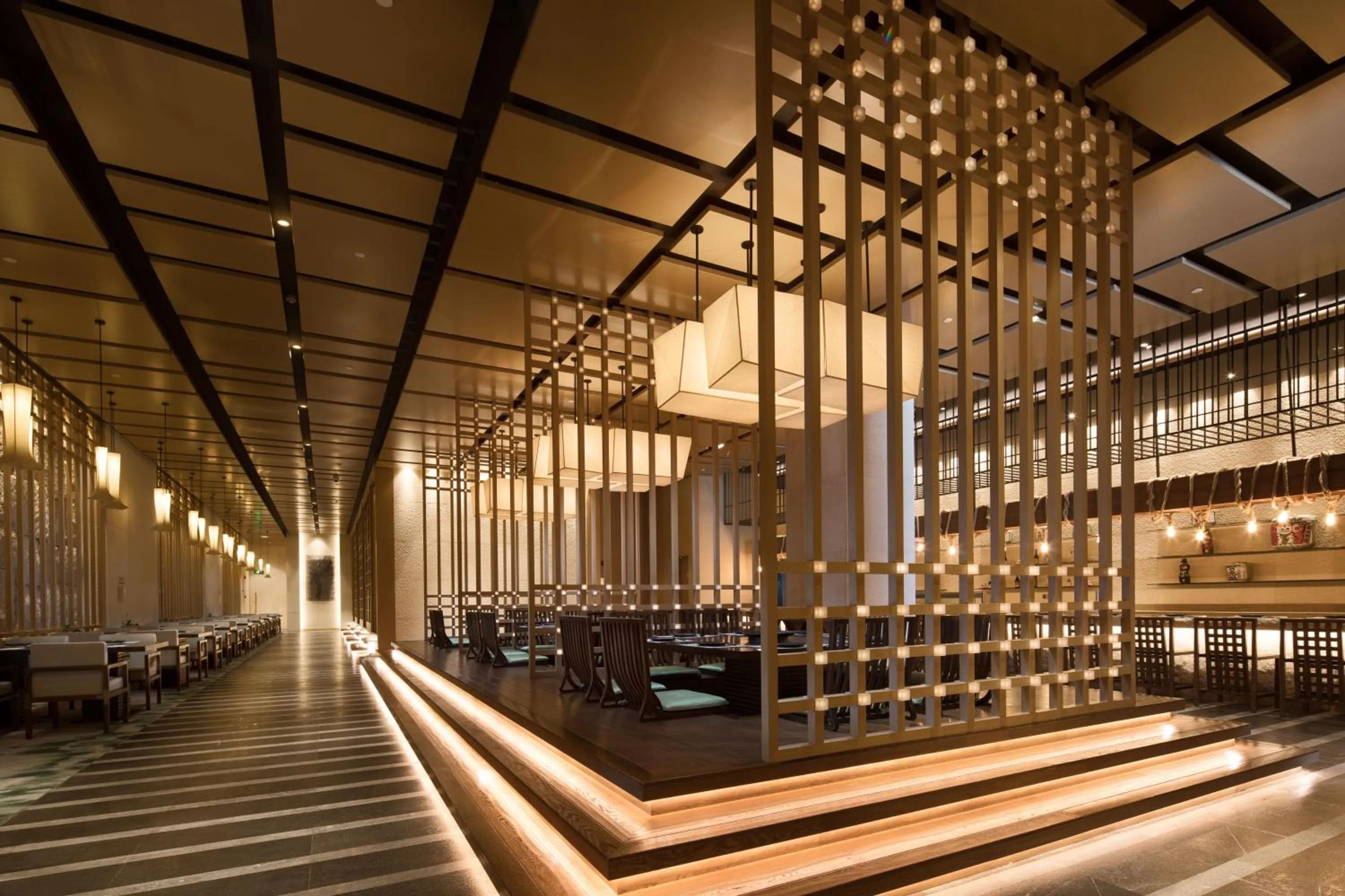 Restaurant/places to eat in Fliport Wutong Hotel-Free Welcome Fruit & Near Exhibition Center