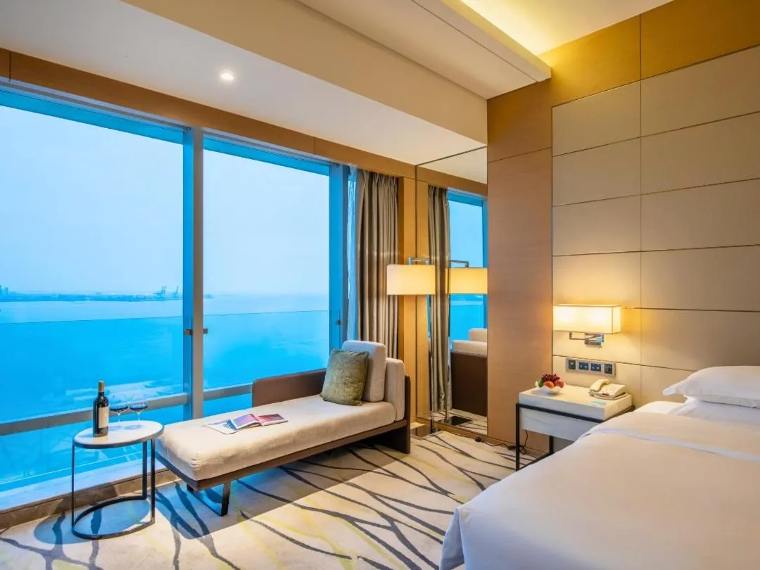 Sea view, Bed in Fliport Wutong Hotel-Free Welcome Fruit & Near Exhibition Center