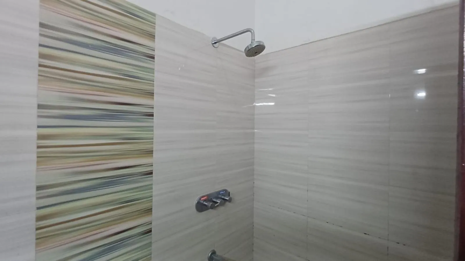 Shower in Hotel Sriram JB Residency