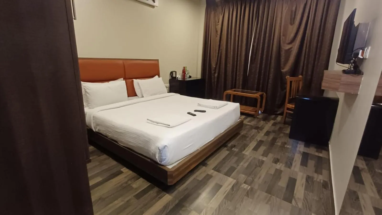 Bed in Hotel Sriram JB Residency