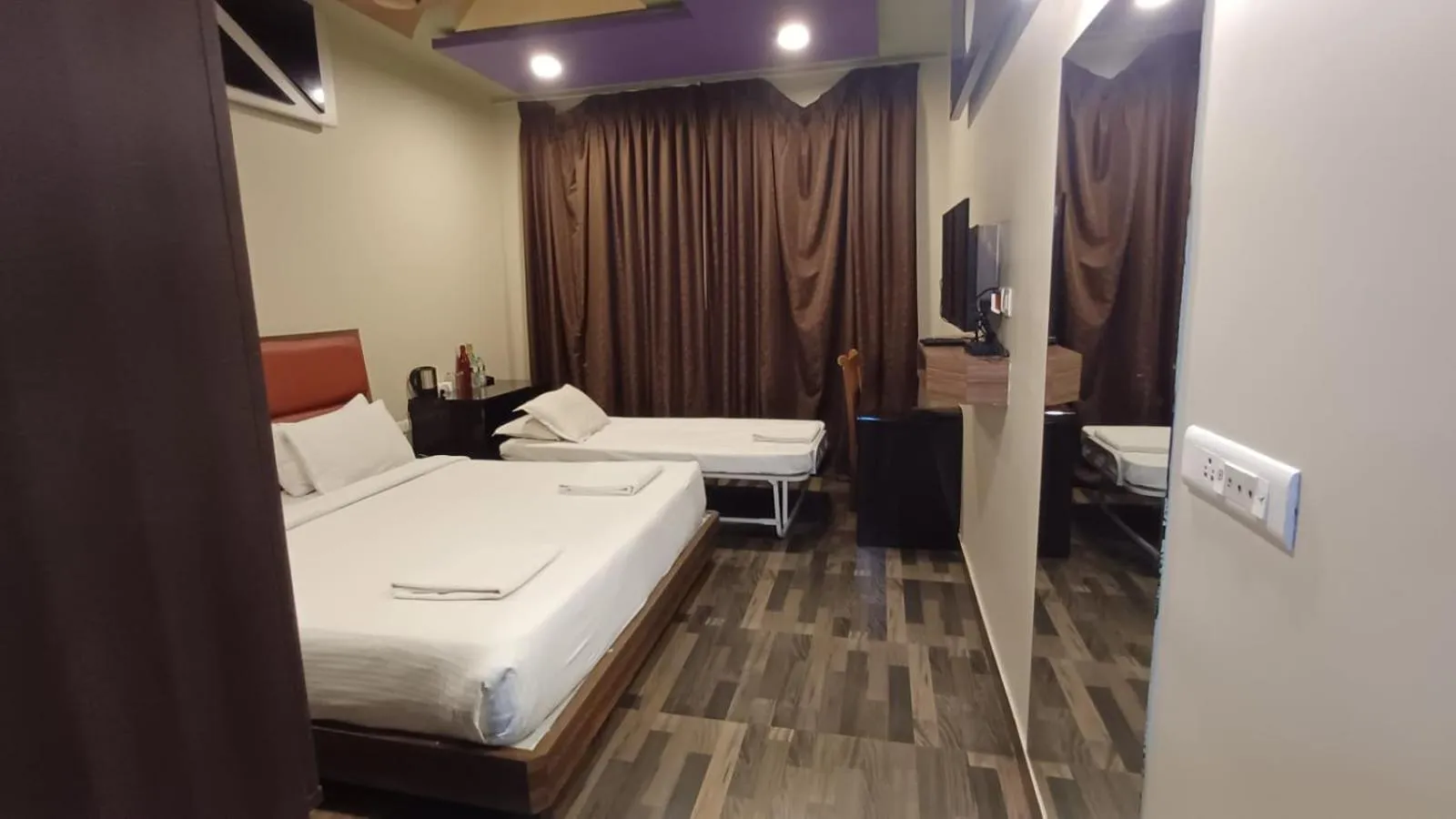 Bed in Hotel Sriram JB Residency