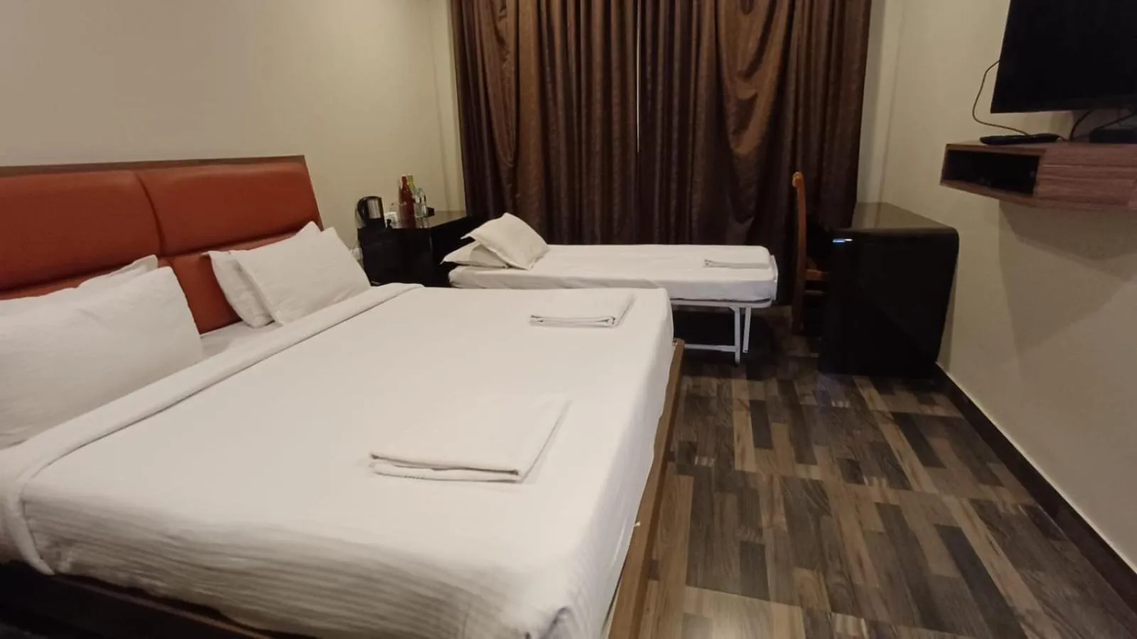 Bed in Hotel Sriram JB Residency