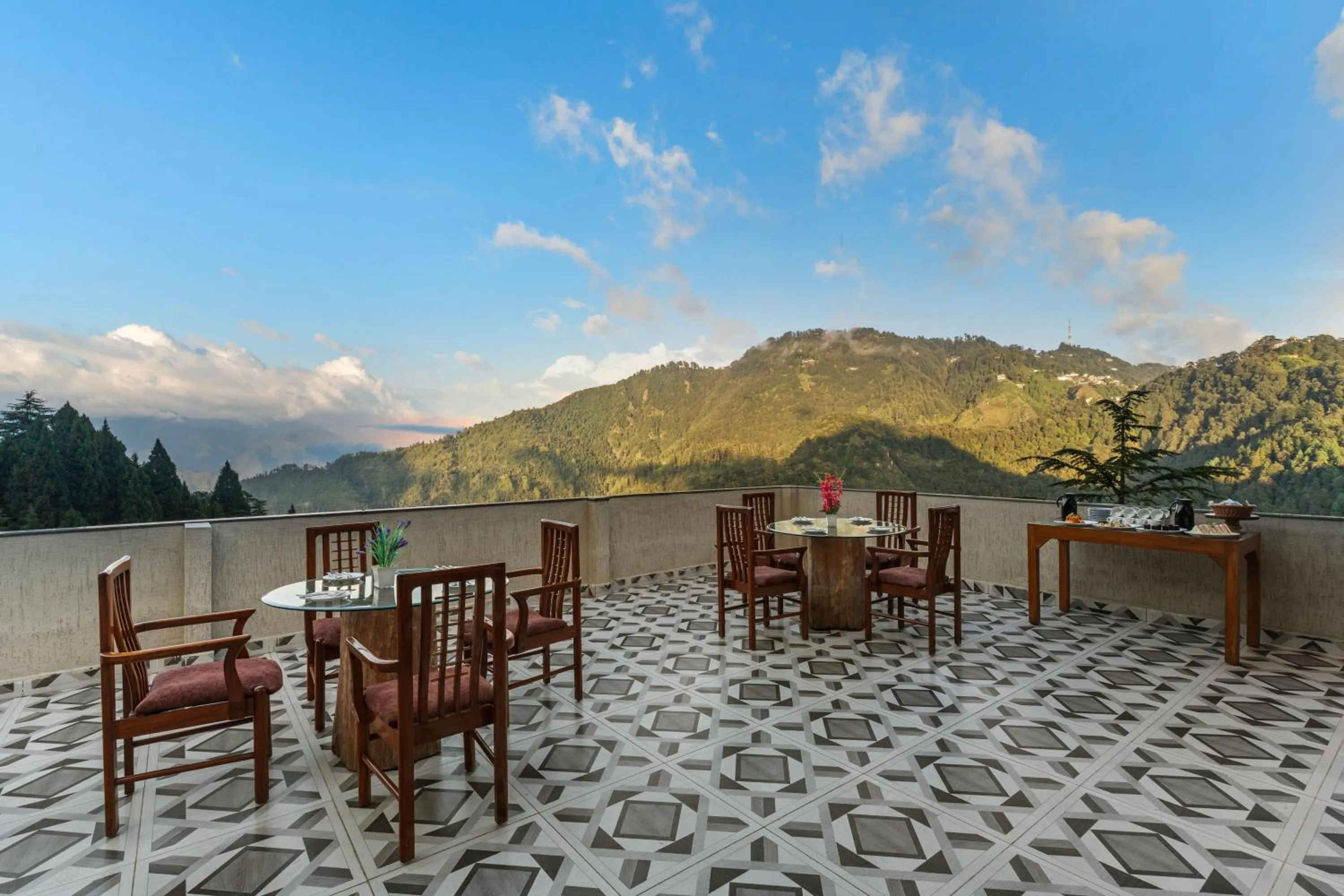 Country Inn Premier Pacific Mall Road Mussoorie