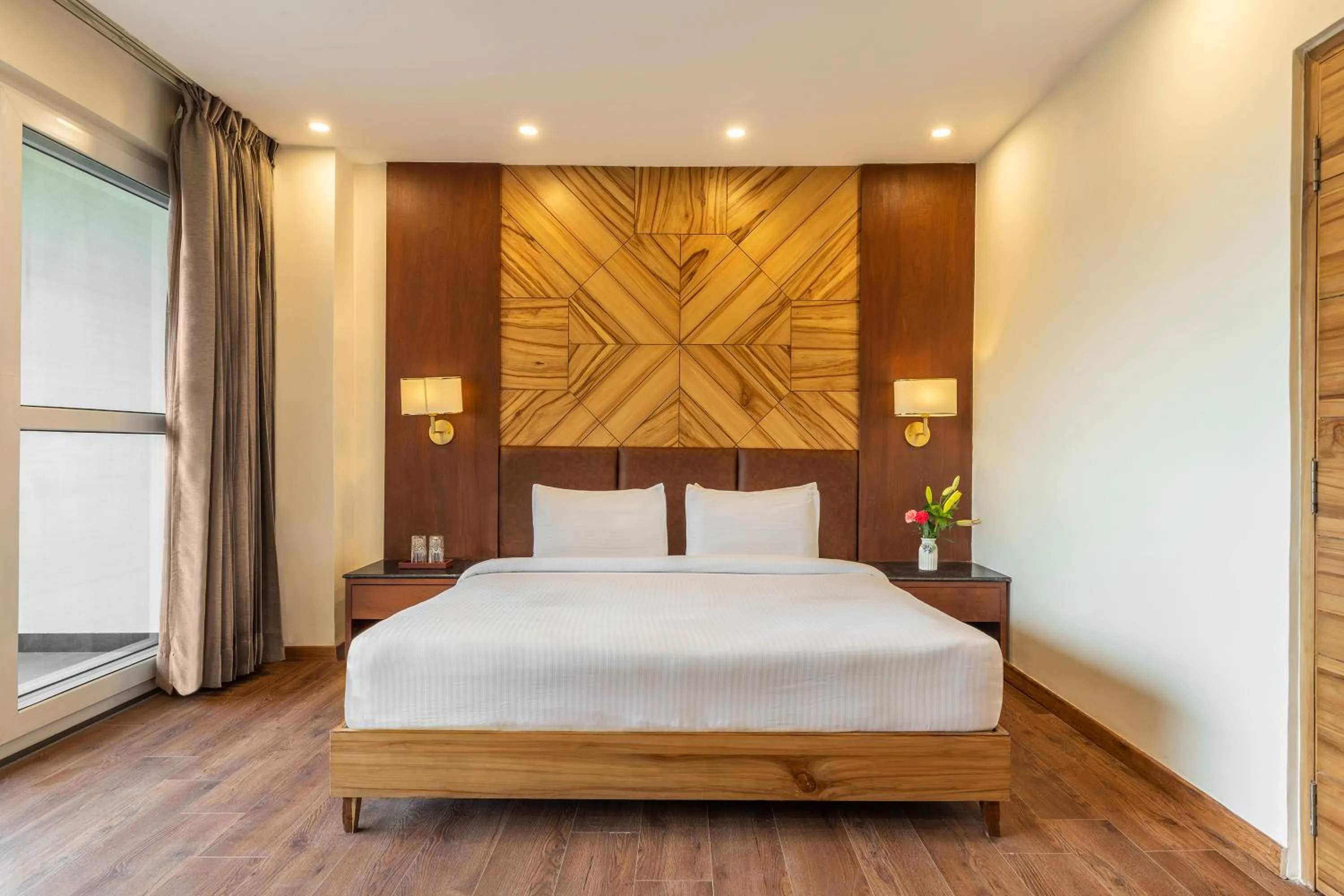 Bed in Country Inn Premier Pacific Mall Road Mussoorie