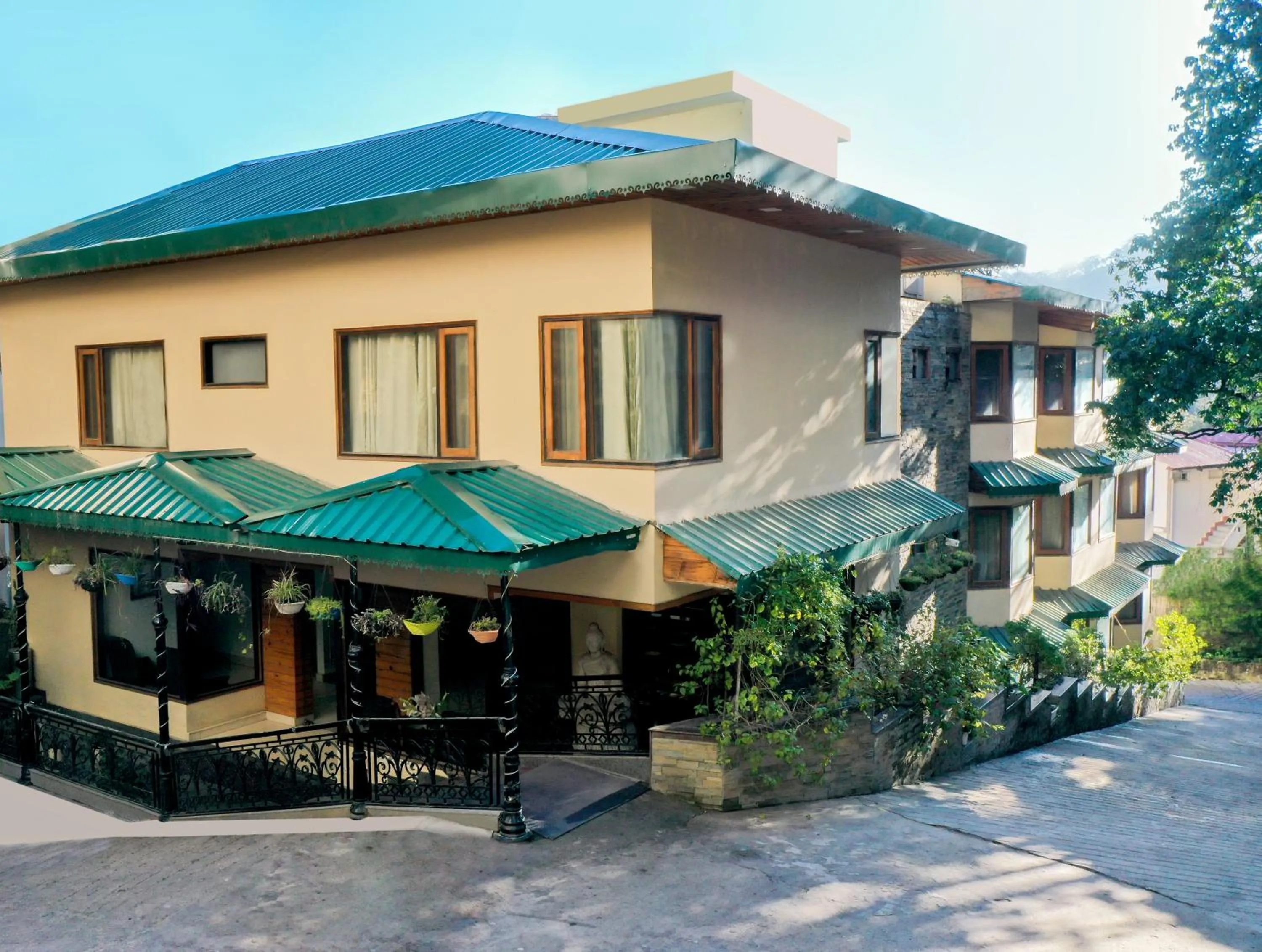 Facade/entrance in Country Inn Premier Pacific Mall Road Mussoorie