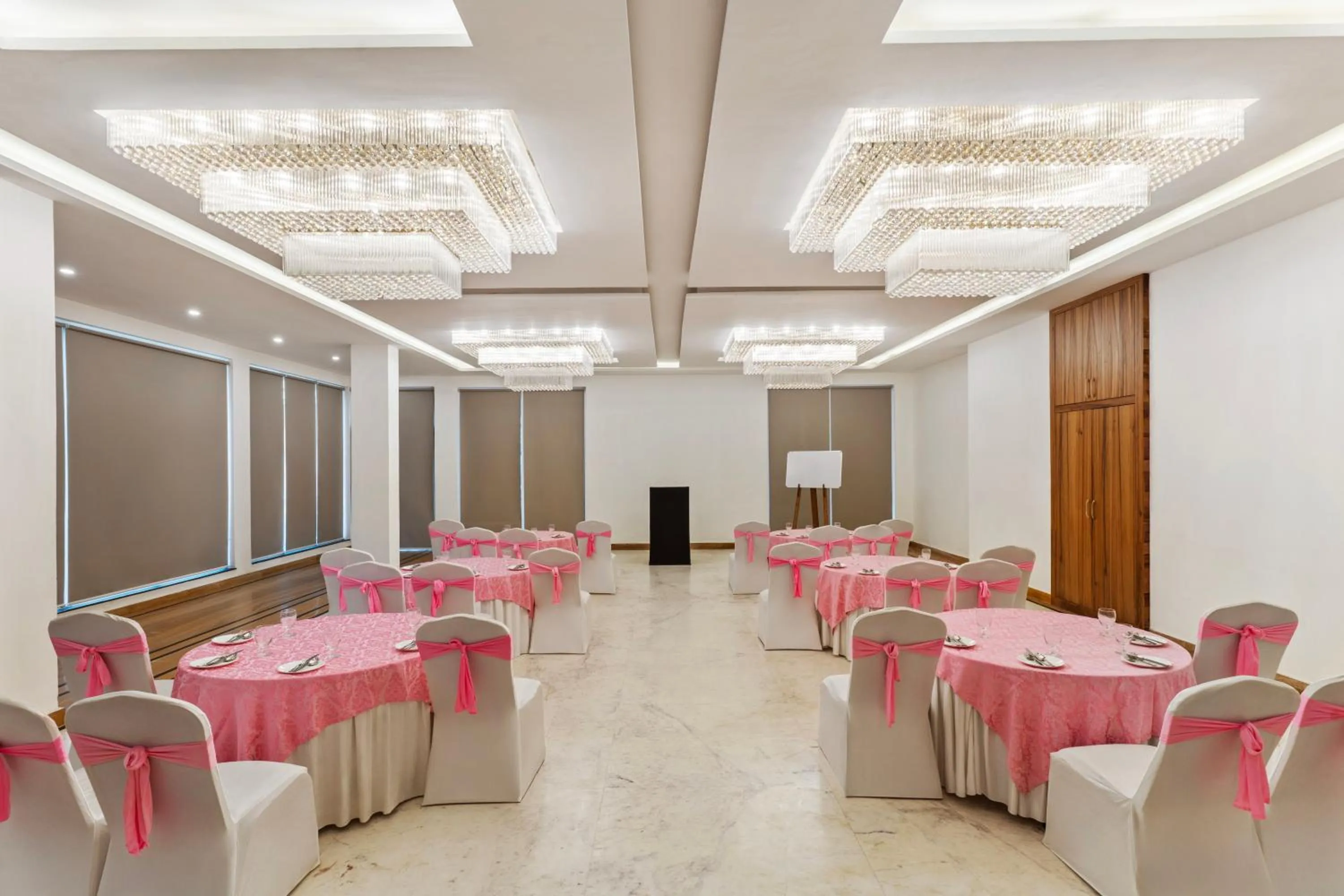 Country Inn Premier Pacific Mall Road Mussoorie