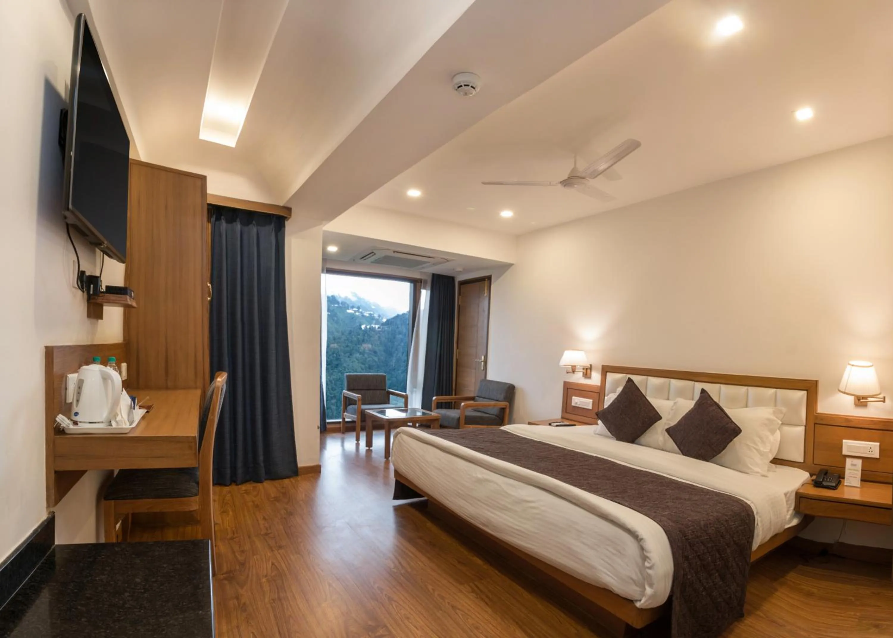 Coffee/tea facilities, Bed in Country Inn Premier Pacific Mall Road Mussoorie