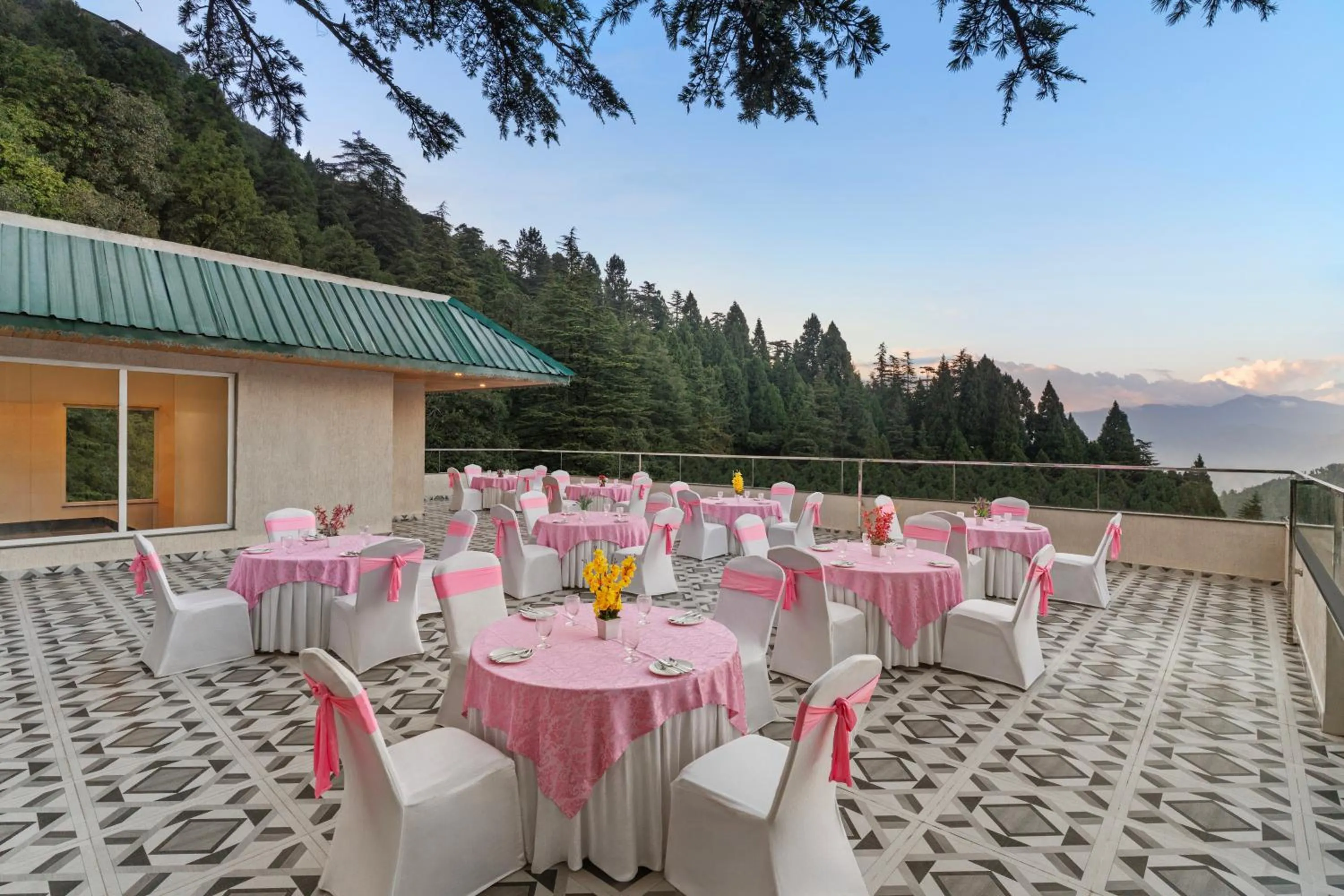 Country Inn Premier Pacific Mall Road Mussoorie