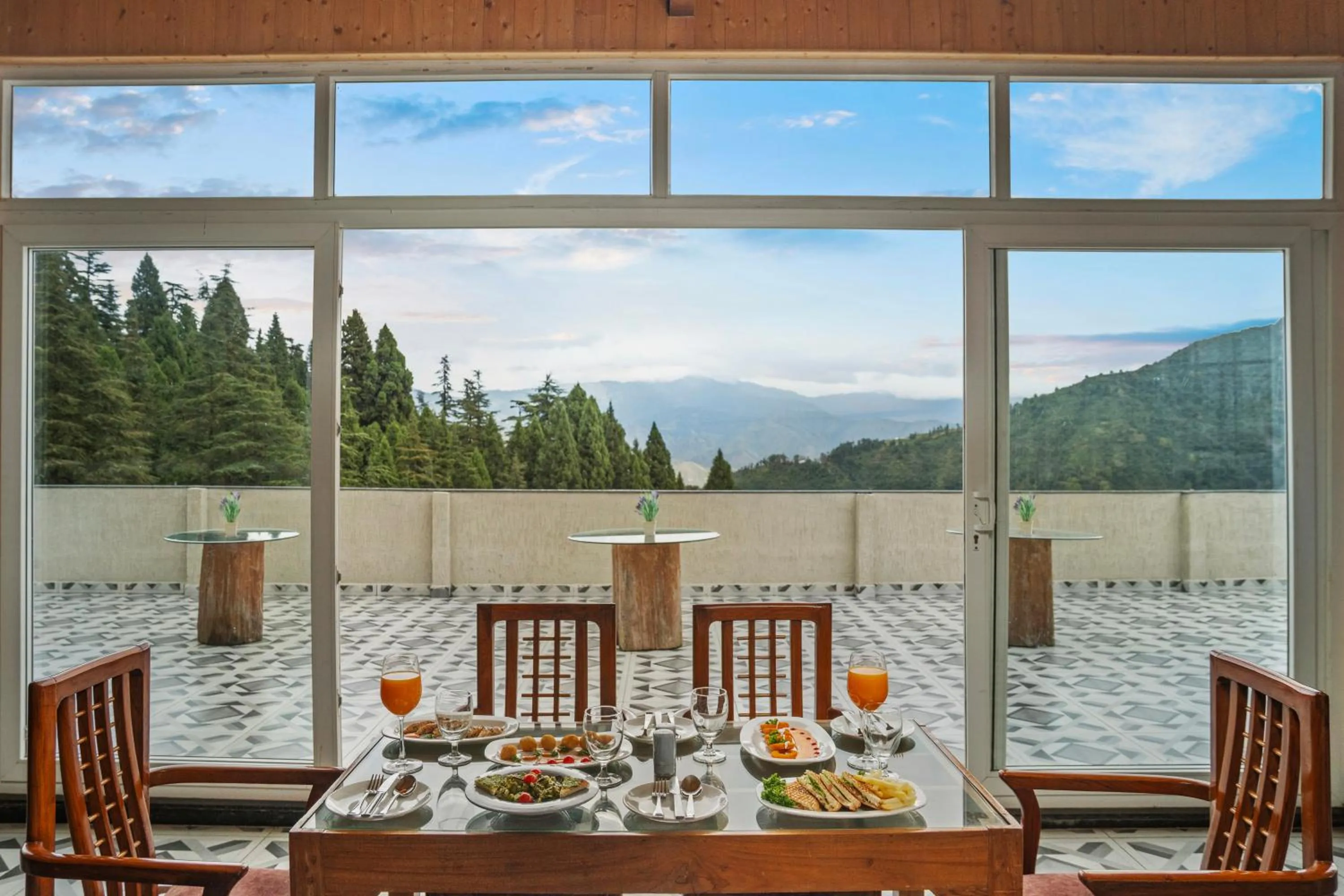 Country Inn Premier Pacific Mall Road Mussoorie