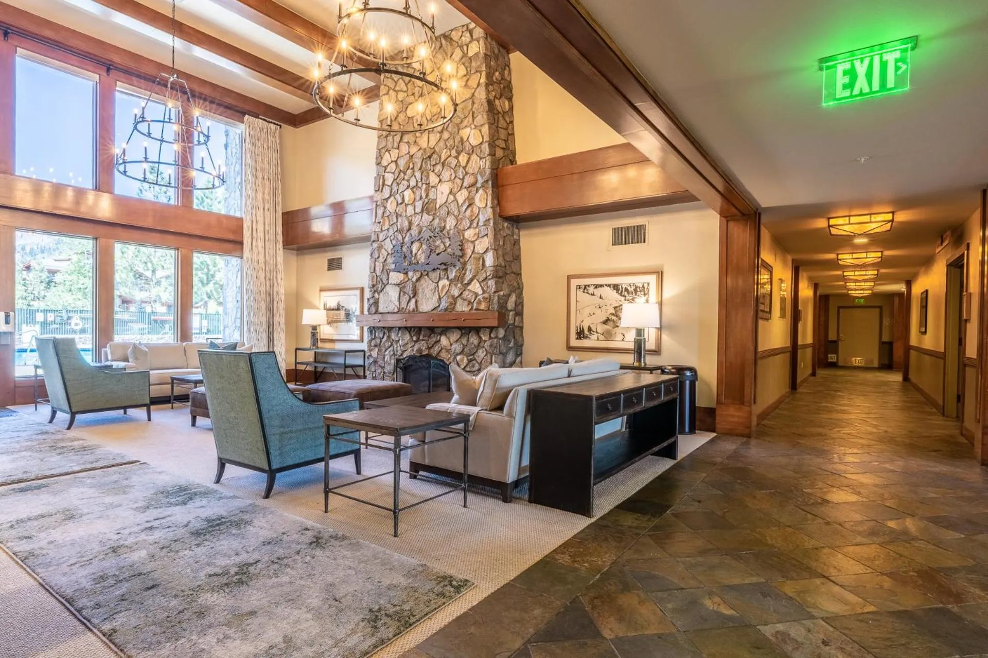 Lobby or reception in Juniper Springs Resort