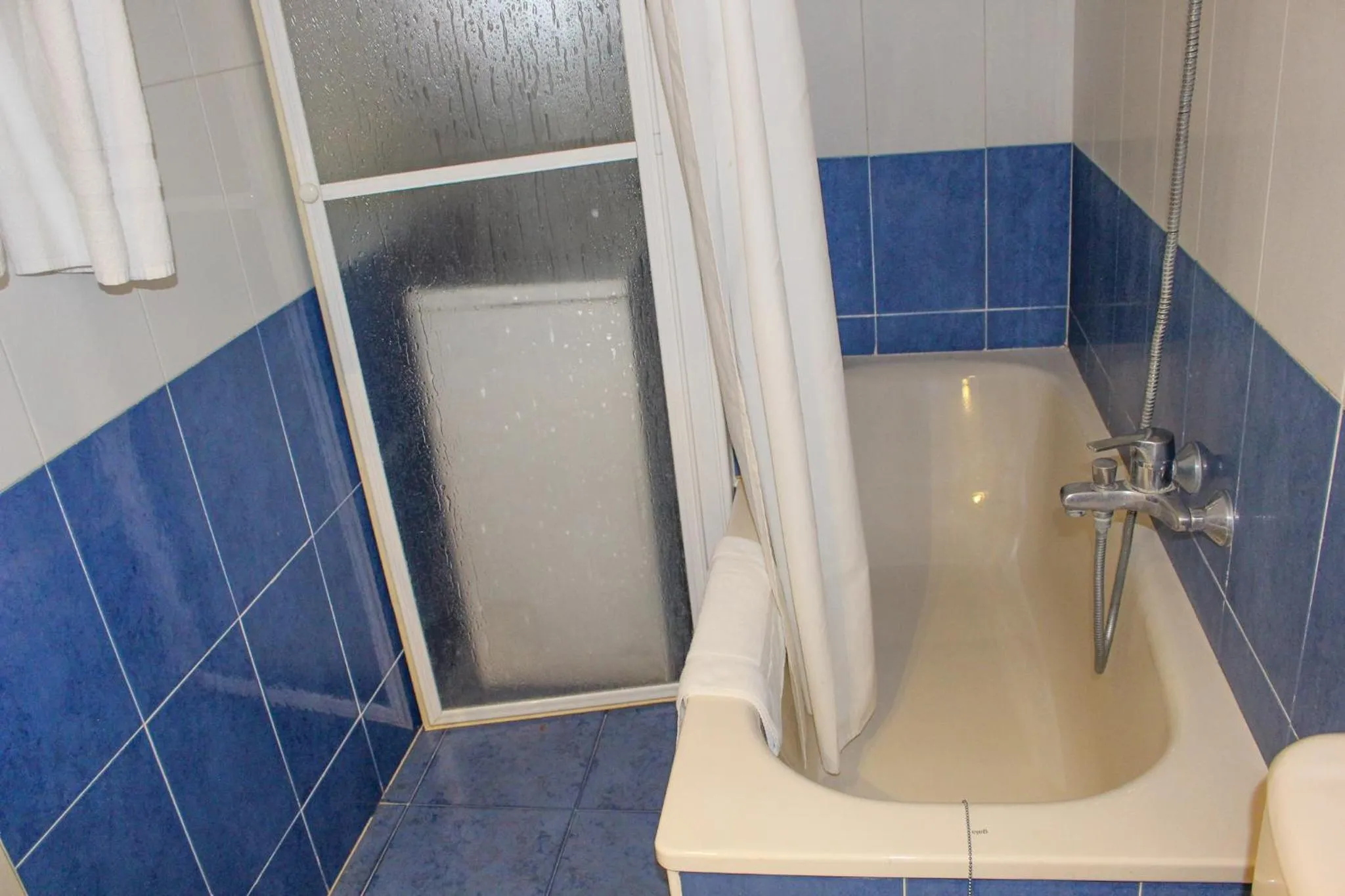 Bathroom in Turquesa Beach Unitursa