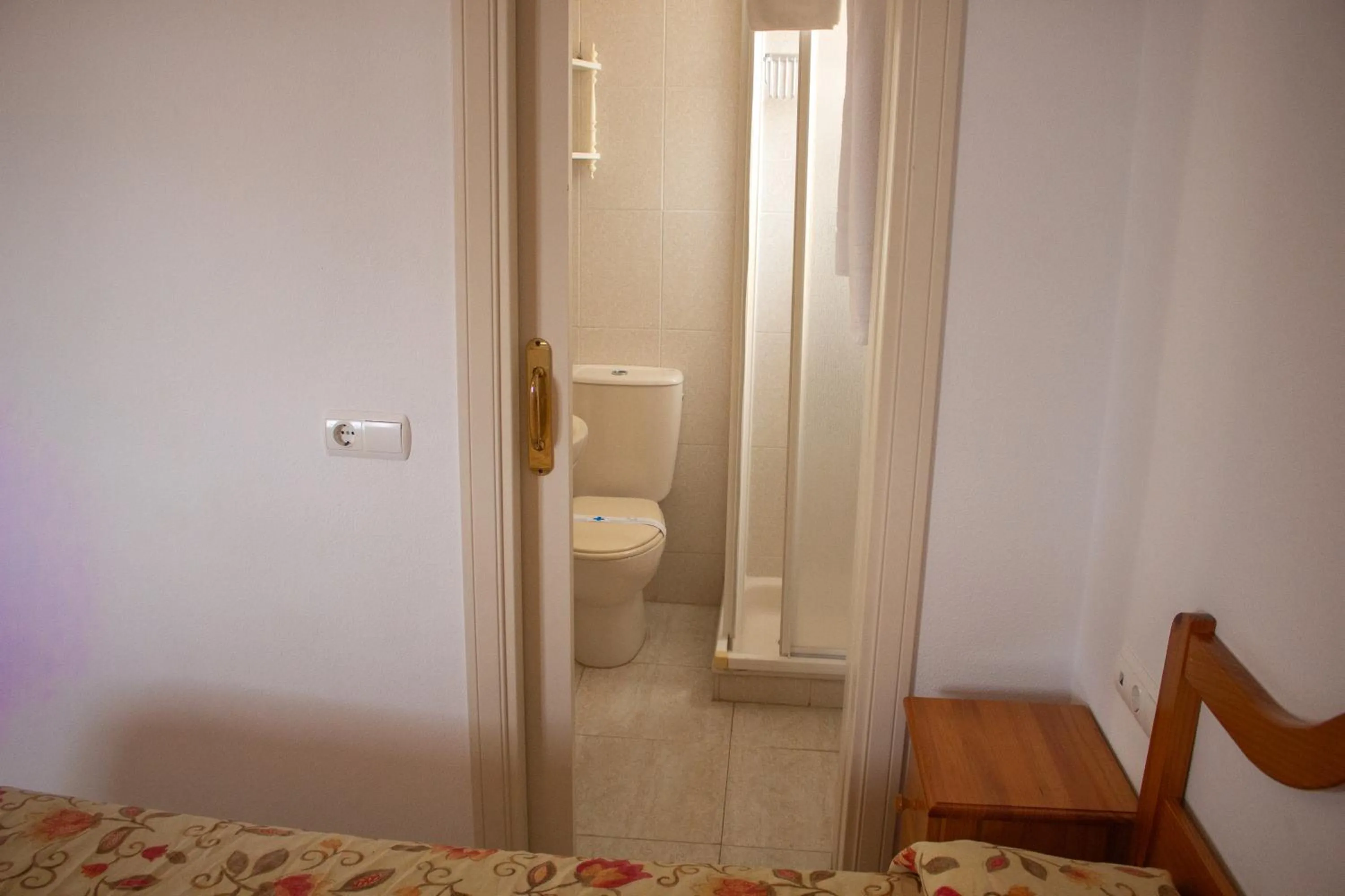 Toilet in Apartamentos Coral Beach Unitursa