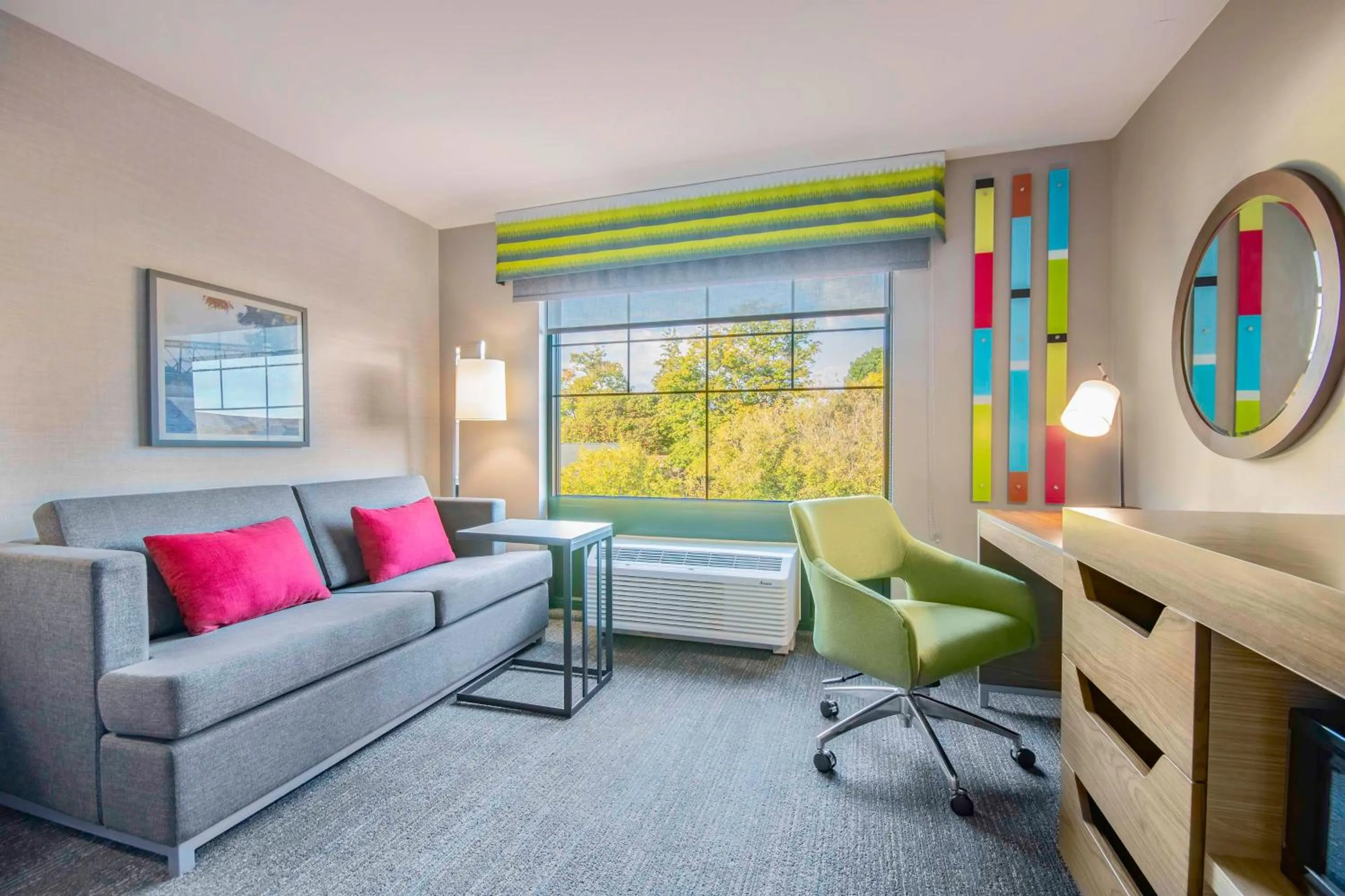 Bedroom in Hampton Inn East Aurora