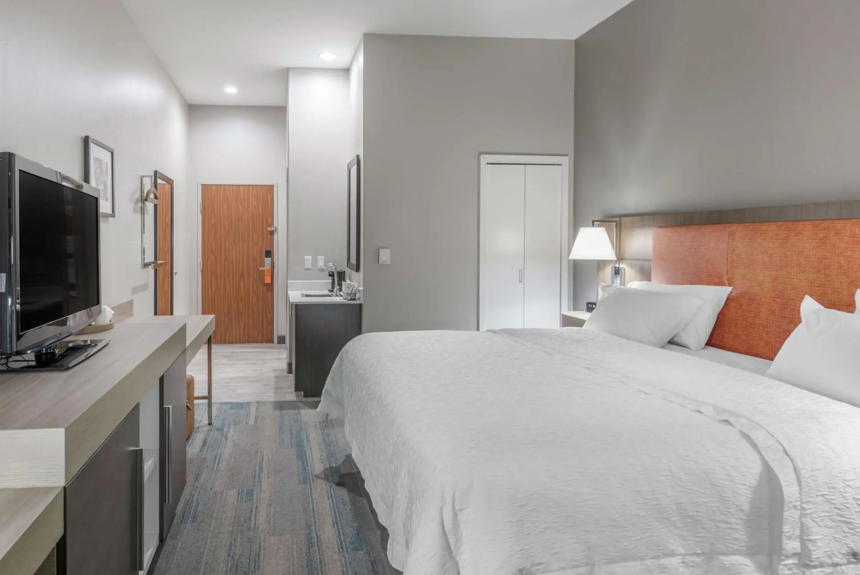 King Room - Non-Smoking in Hampton Inn Brownwood King Room - Non-Smoking in Hampton Inn Brownwood