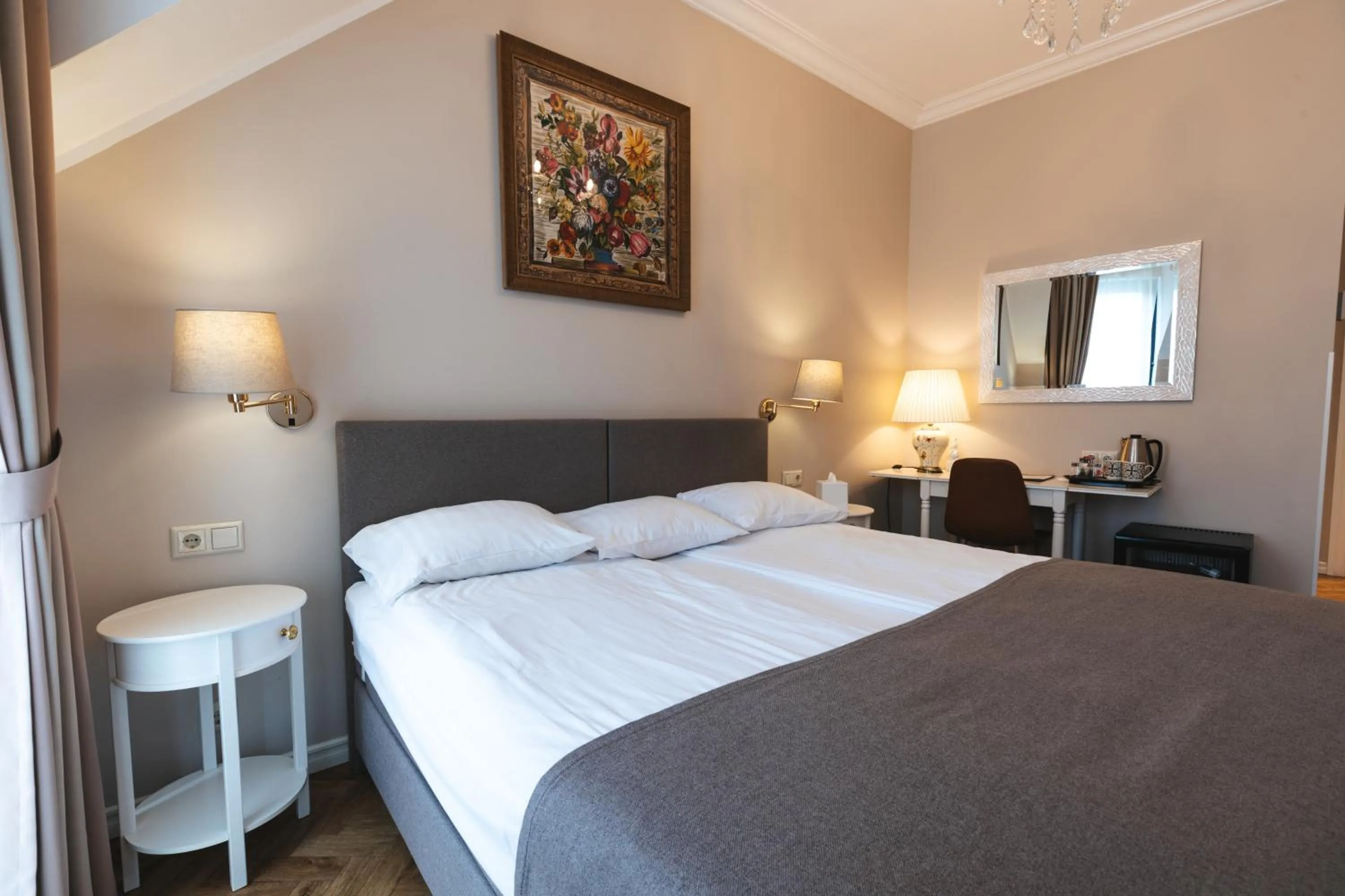 Photo of the whole room, Bed in Forums Boutique Hotel