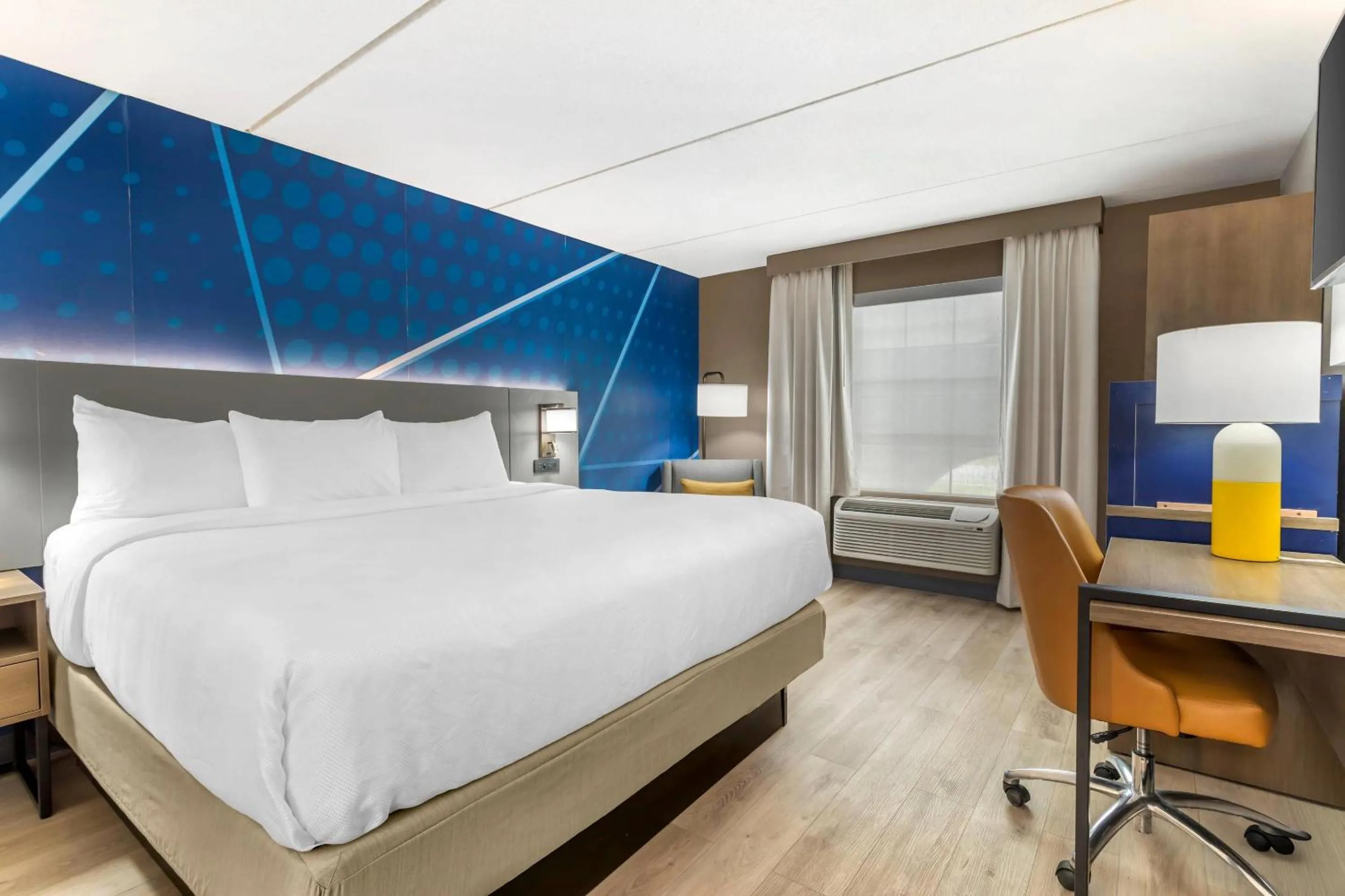 Bedroom in Comfort Inn Oak Ridge - Knoxville