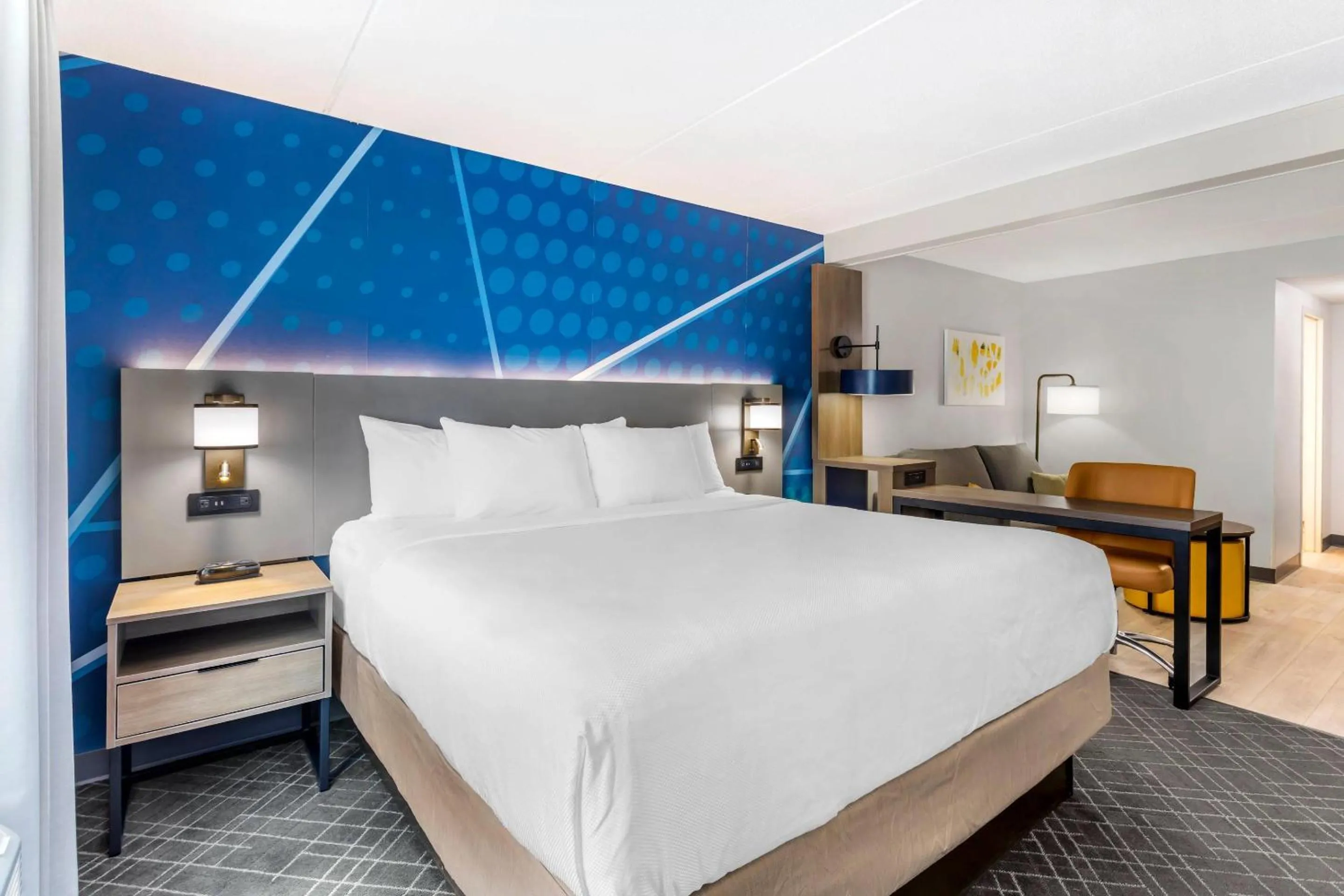 Bedroom in Comfort Inn Oak Ridge - Knoxville