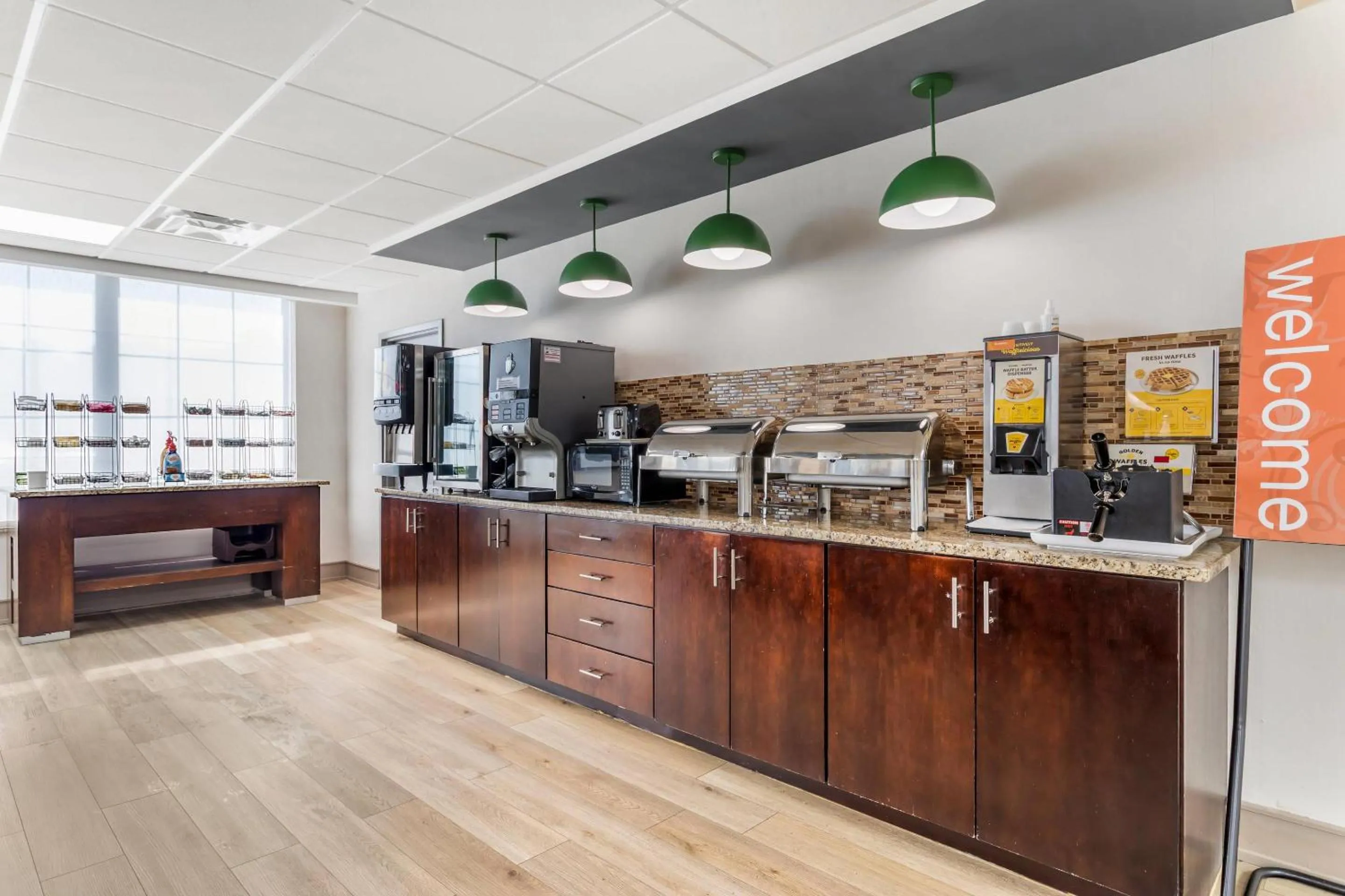 Breakfast in Comfort Inn Oak Ridge - Knoxville