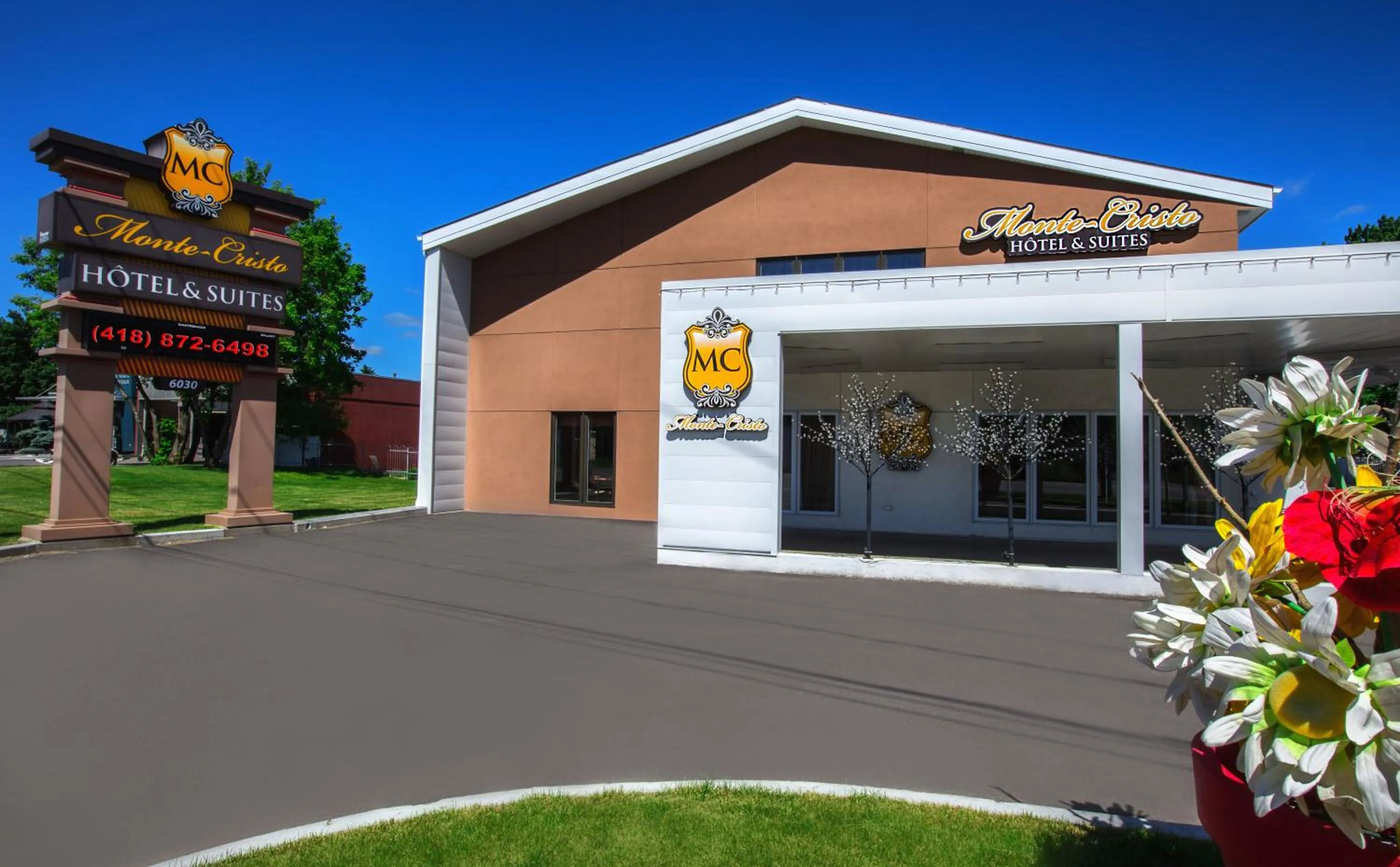 Facade/entrance in Hotel & Suites Monte-Cristo