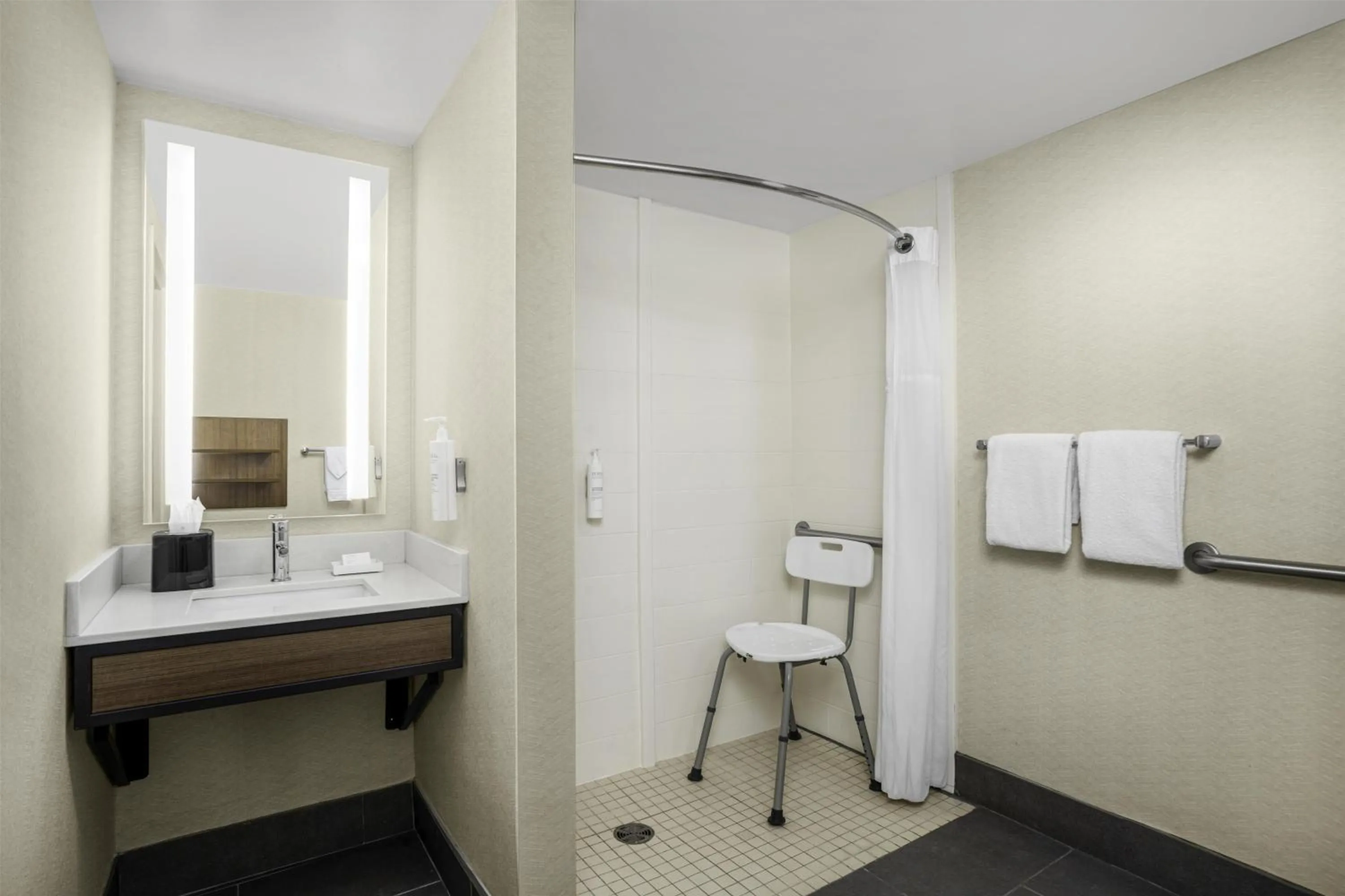 Bathroom in Hilton Garden Inn Kent Island Marina