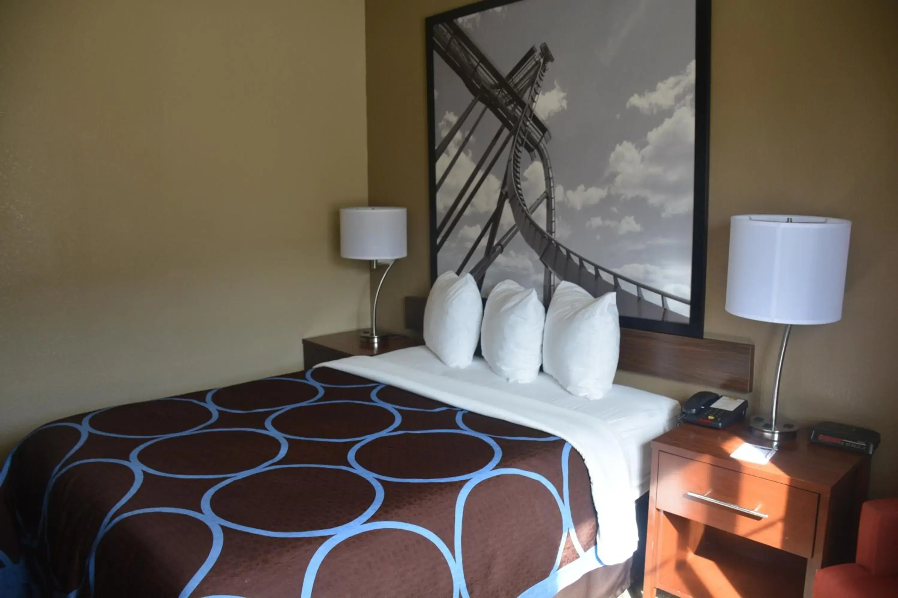 Queen Room - Non-Smoking in Super 8 by Wyndham Altoona Queen Room - Non-Smoking in Super 8 by Wyndham Altoona