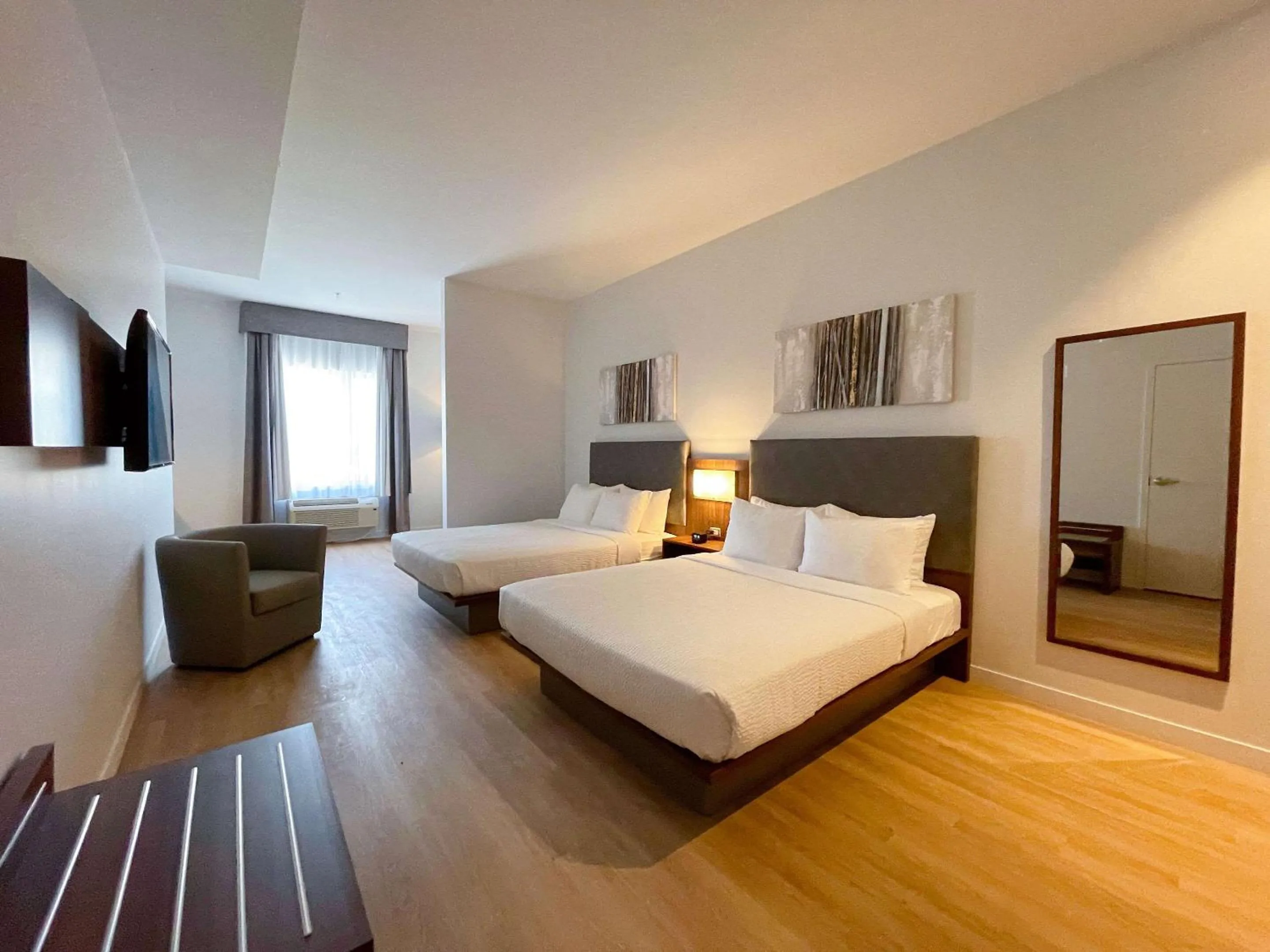 Bedroom, Bed in Quality Inn