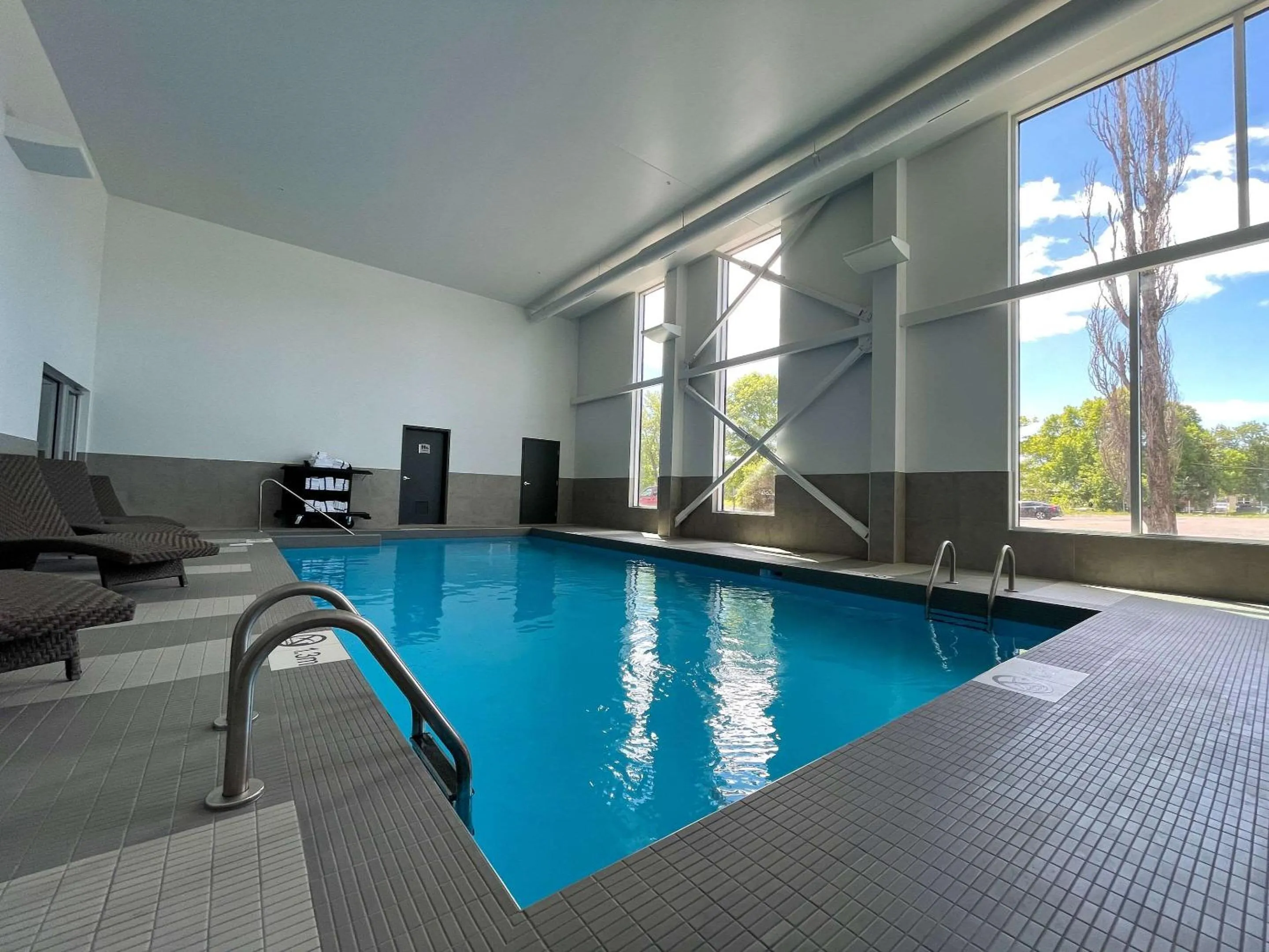 Swimming pool in Quality Inn